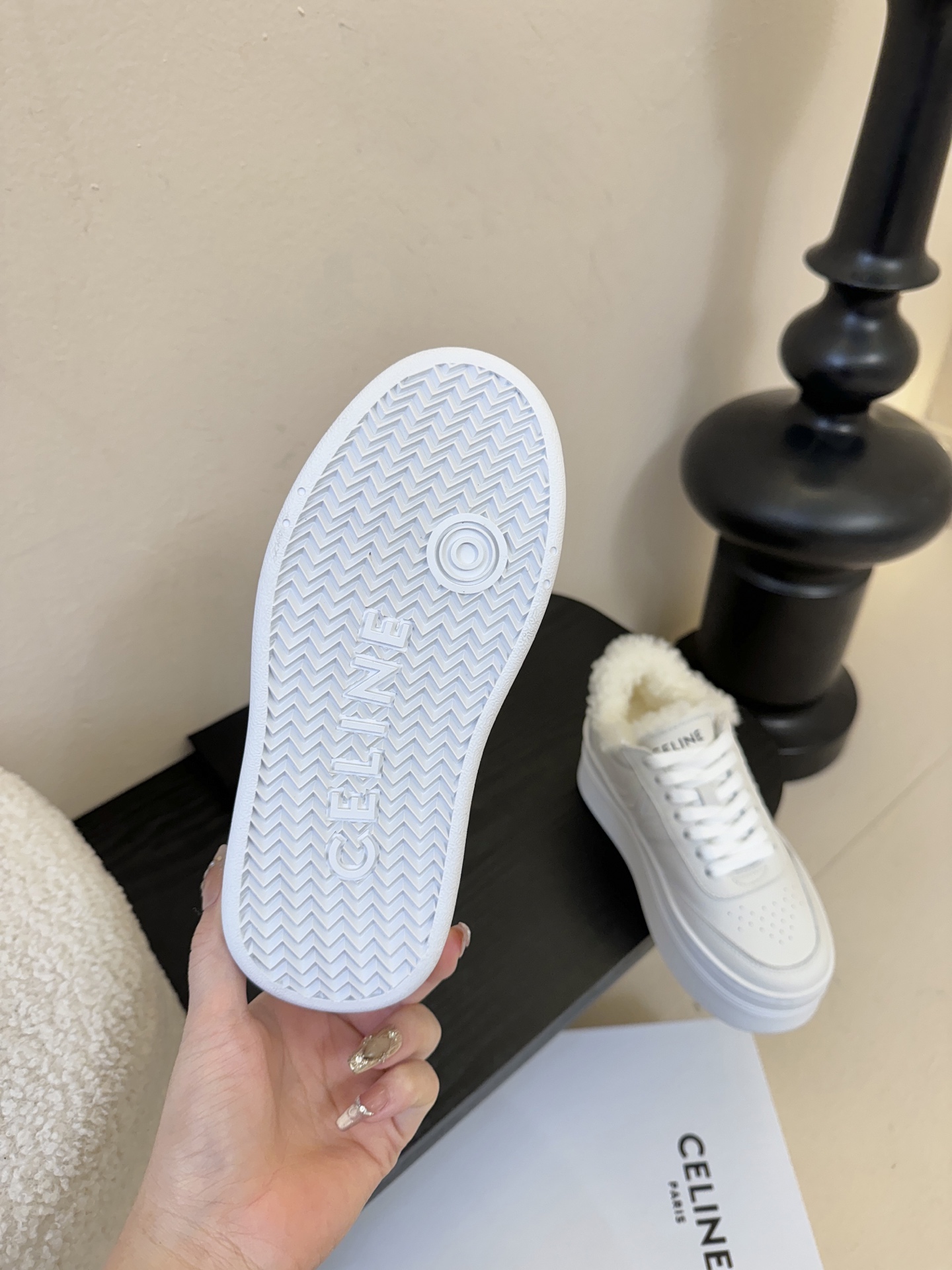 CELINE思琳赛琳CELINE RUNNER CR-03运动鞋👟鞋舌和鞋后帮饰有CELINE标志运动鞋