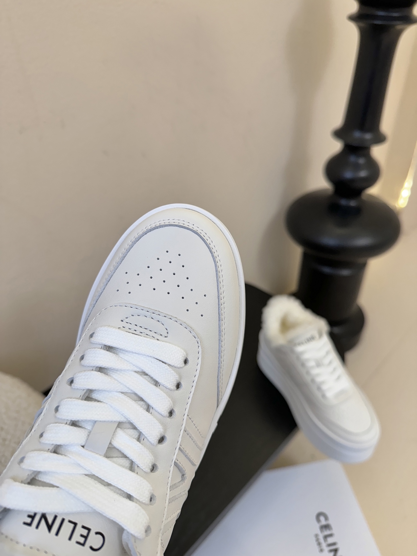 CELINE思琳赛琳CELINE RUNNER CR-03运动鞋👟鞋舌和鞋后帮饰有CELINE标志运动鞋