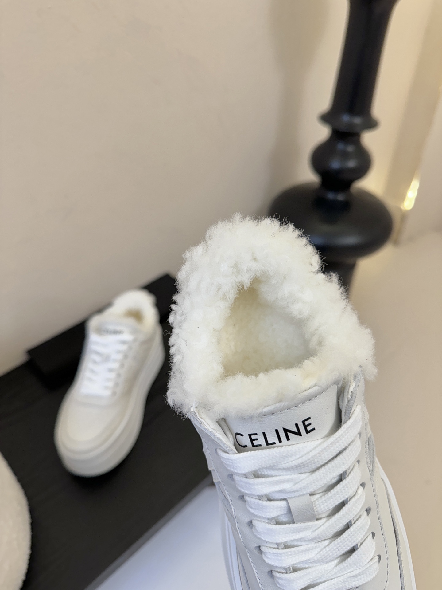 CELINE思琳赛琳CELINE RUNNER CR-03运动鞋👟鞋舌和鞋后帮饰有CELINE标志运动鞋