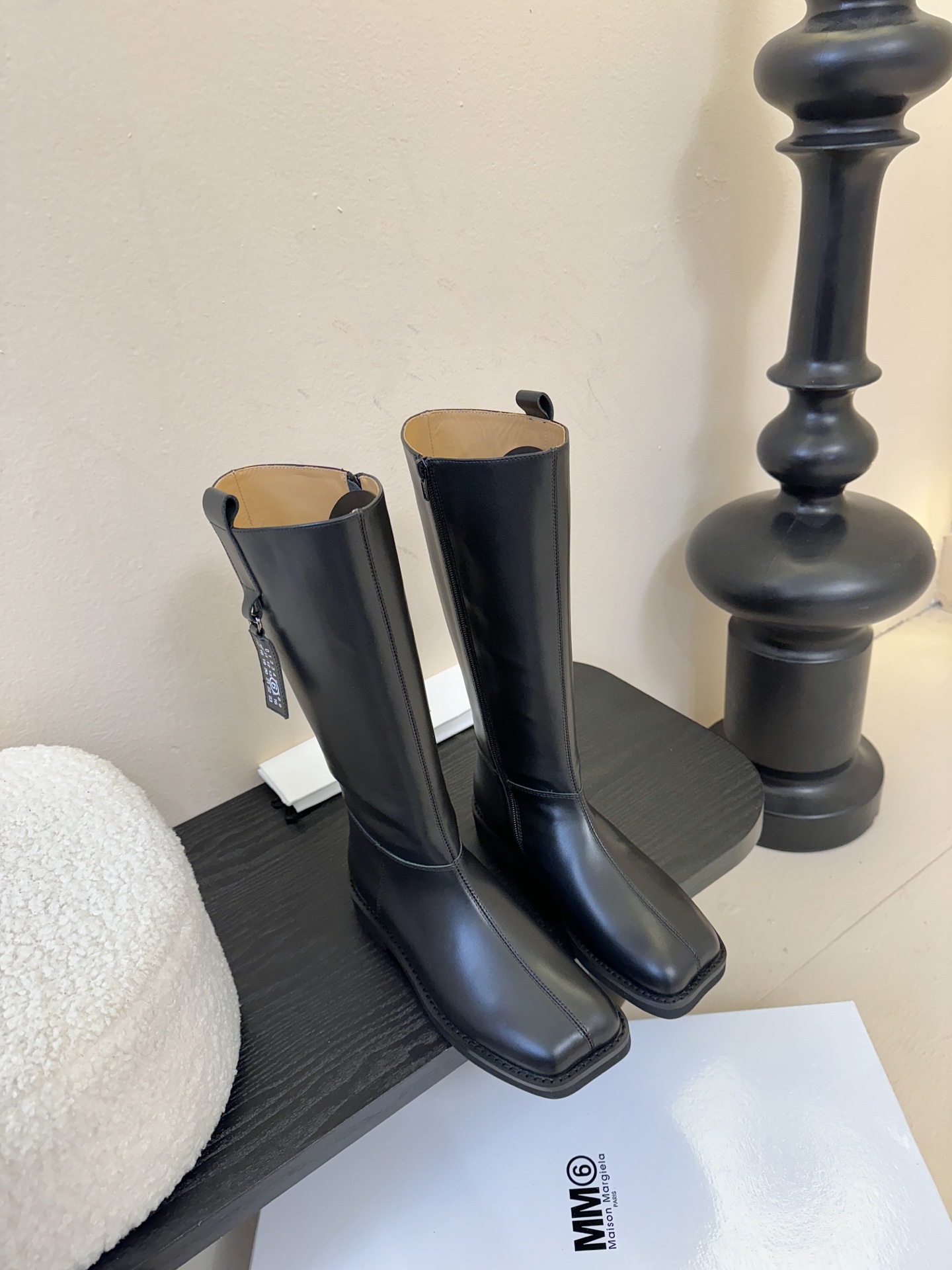 MM6 26早秋新款高筒靴真的太爱了麂皮长靴款 上脚真的不要太好看好吗？鞋面牛皮、内里牛皮 发泡底码数: