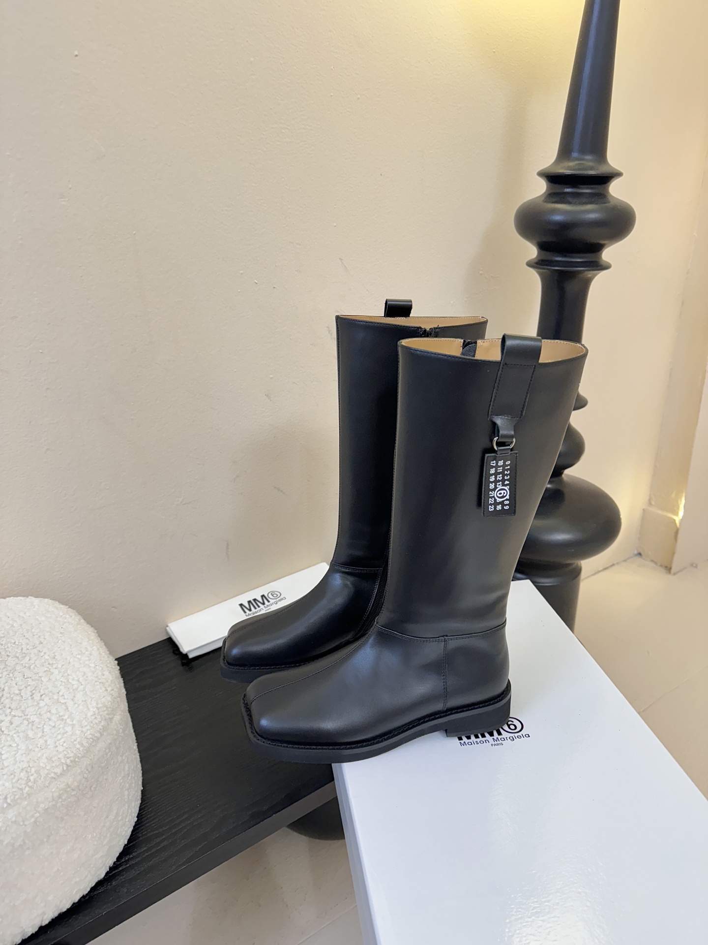 MM6 26早秋新款高筒靴真的太爱了麂皮长靴款 上脚真的不要太好看好吗？鞋面牛皮、内里牛皮 发泡底码数: