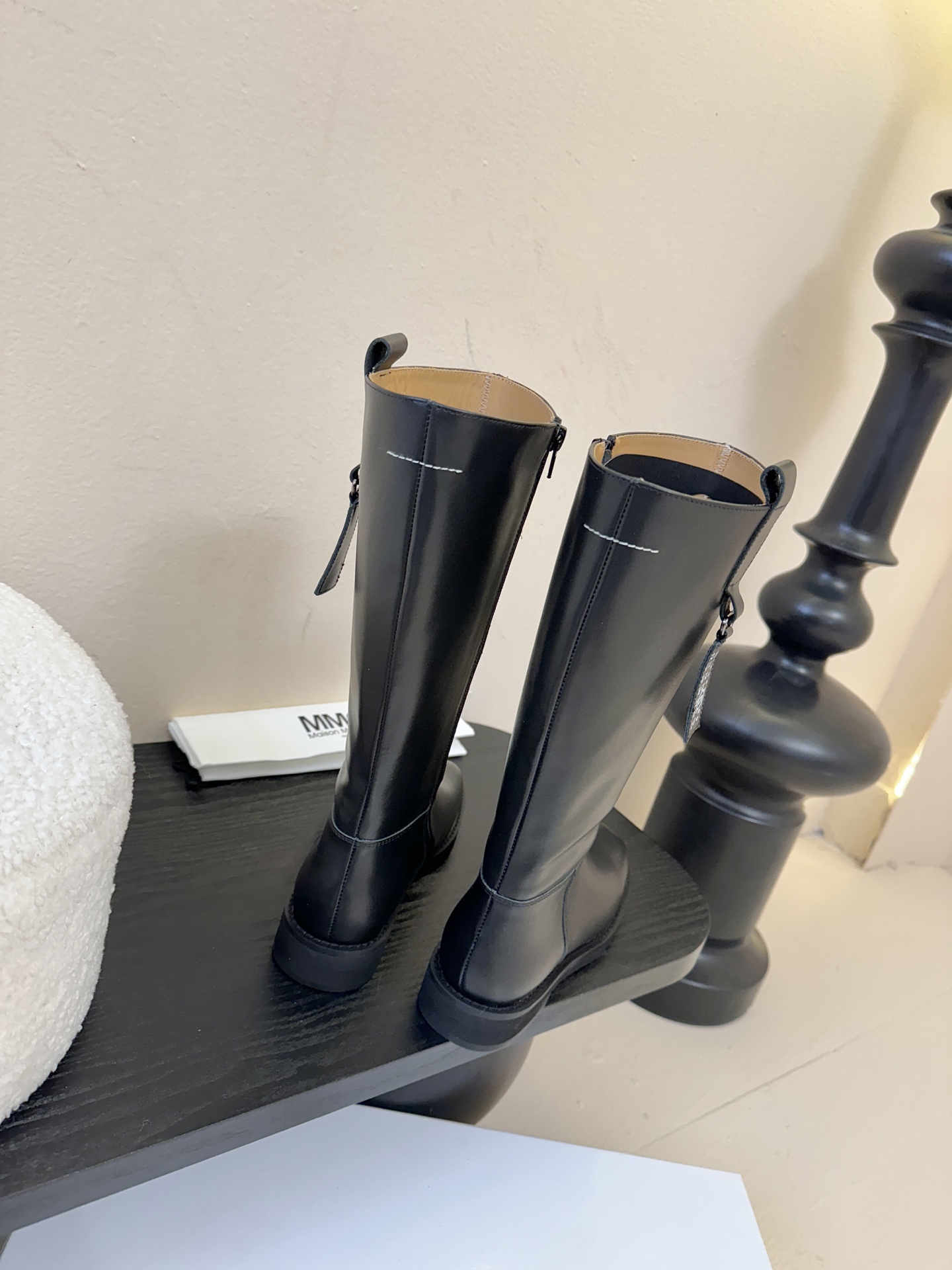 MM6 26早秋新款高筒靴真的太爱了麂皮长靴款 上脚真的不要太好看好吗？鞋面牛皮、内里牛皮 发泡底码数: