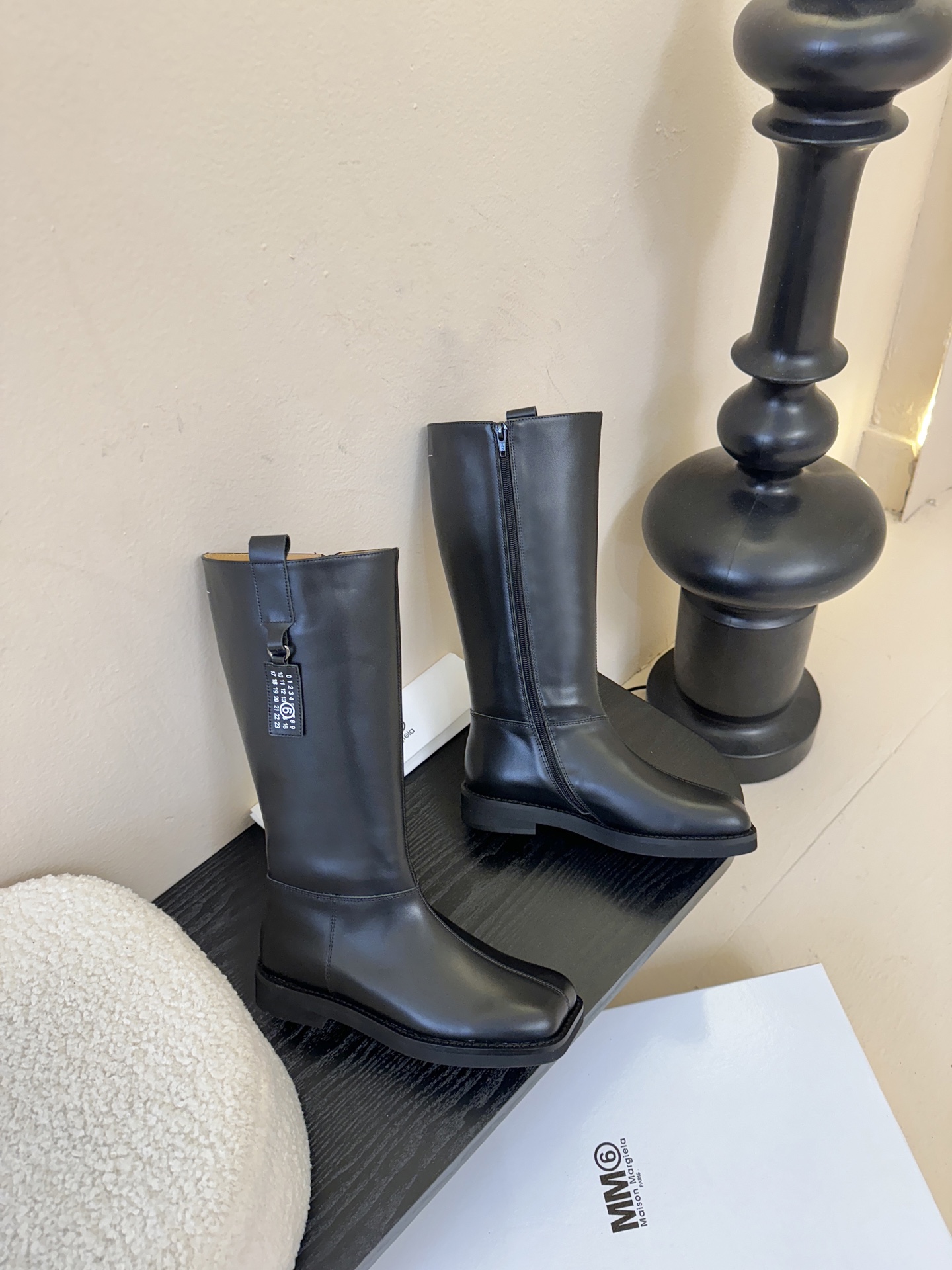 MM6 26早秋新款高筒靴真的太爱了麂皮长靴款 上脚真的不要太好看好吗？鞋面牛皮、内里牛皮 发泡底码数: