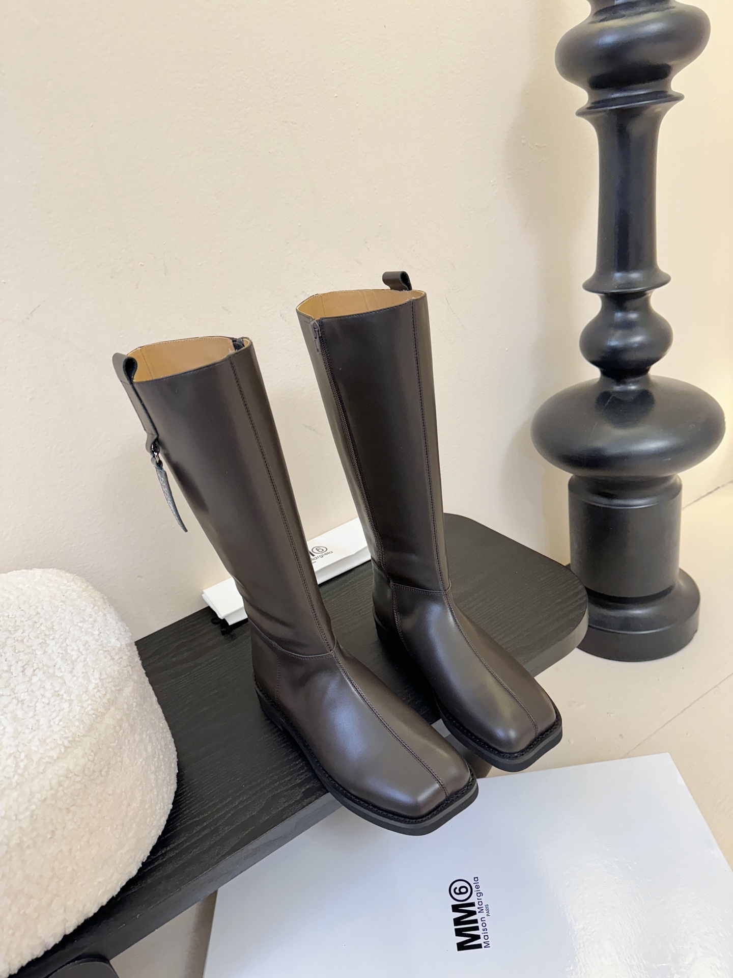 MM6 26早秋新款高筒靴真的太爱了麂皮长靴款 上脚真的不要太好看好吗？鞋面牛皮、内里牛皮 发泡底码数: