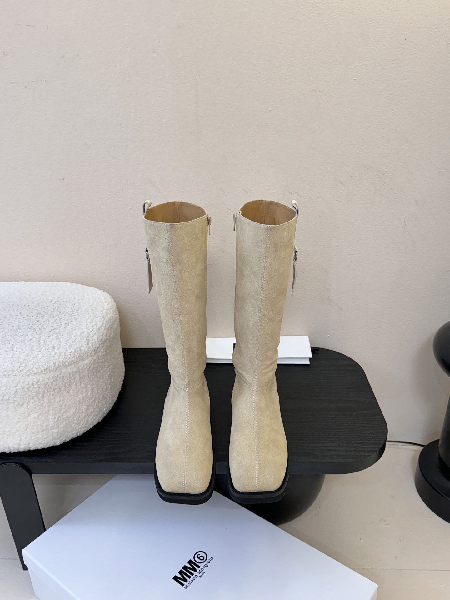 MM6 26早秋新款高筒靴真的太爱了麂皮长靴款 上脚真的不要太好看好吗？鞋面牛皮、内里牛皮 发泡底码数: