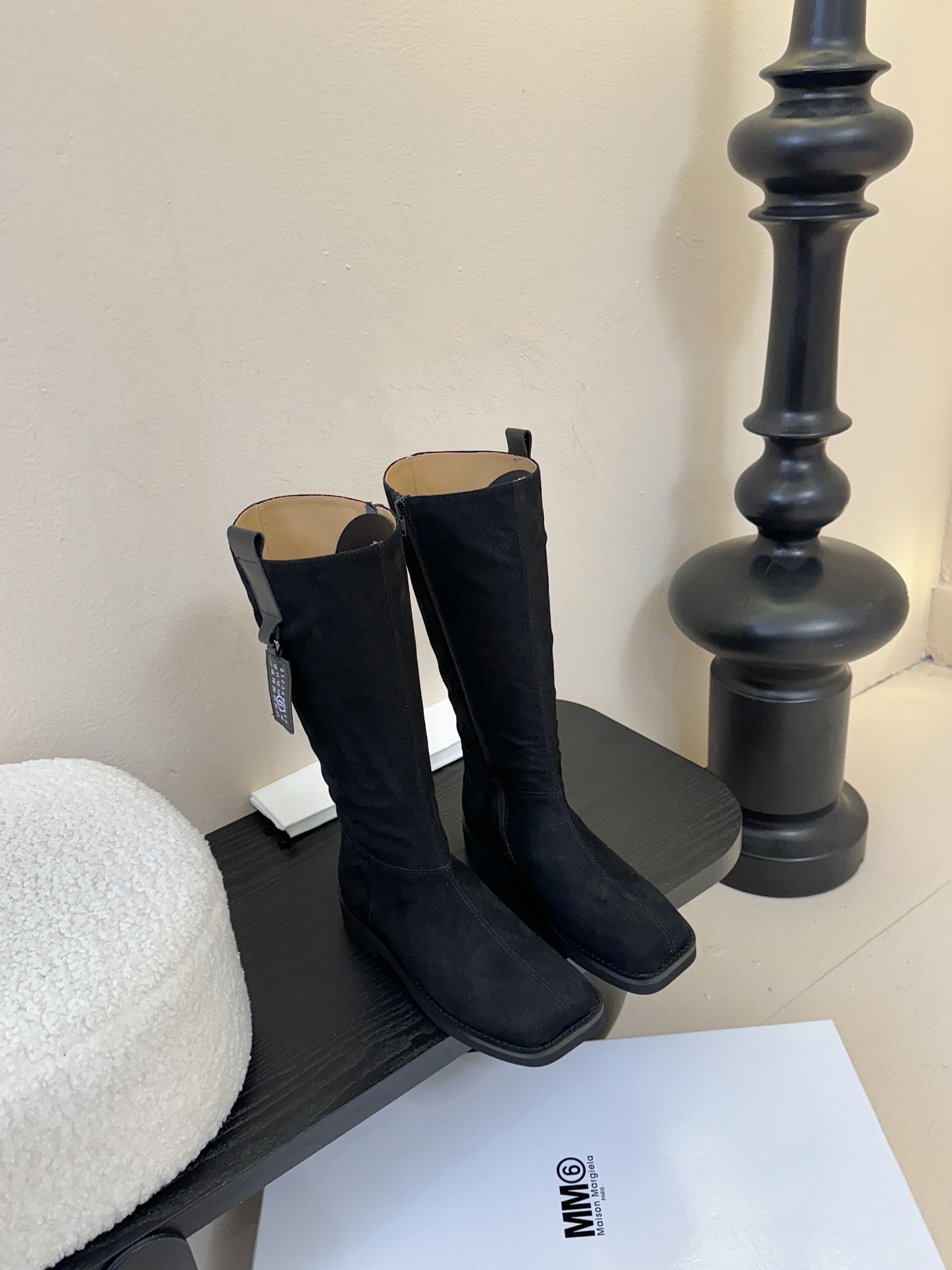 MM6 26早秋新款高筒靴真的太爱了麂皮长靴款 上脚真的不要太好看好吗？鞋面牛皮、内里牛皮 发泡底码数: