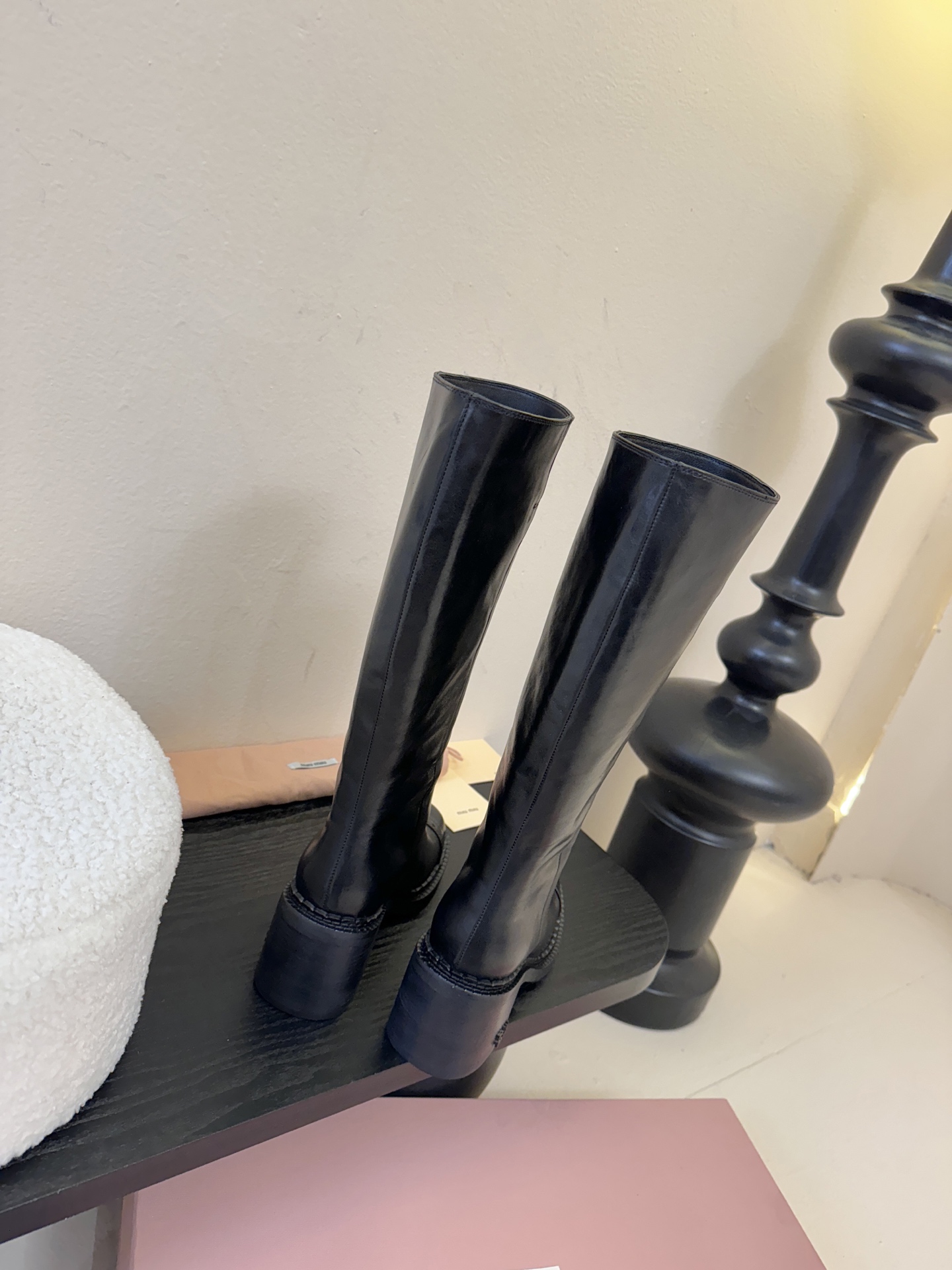 Miumiu秋冬限量走秀款中筒靴！今年最值得入手的靴子 没有之一！miumiu今年秋冬确实很精彩啊 酷炫