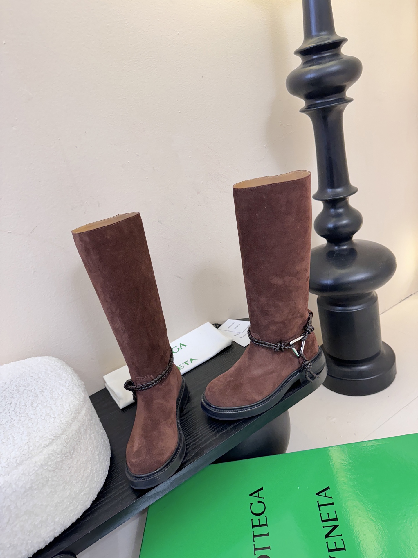 长靴短靴Bottega Veneta BV一脚蹬时尚 短靴 骑士靴太酷了 一眼就爱上，这双绳结靴必须锁死