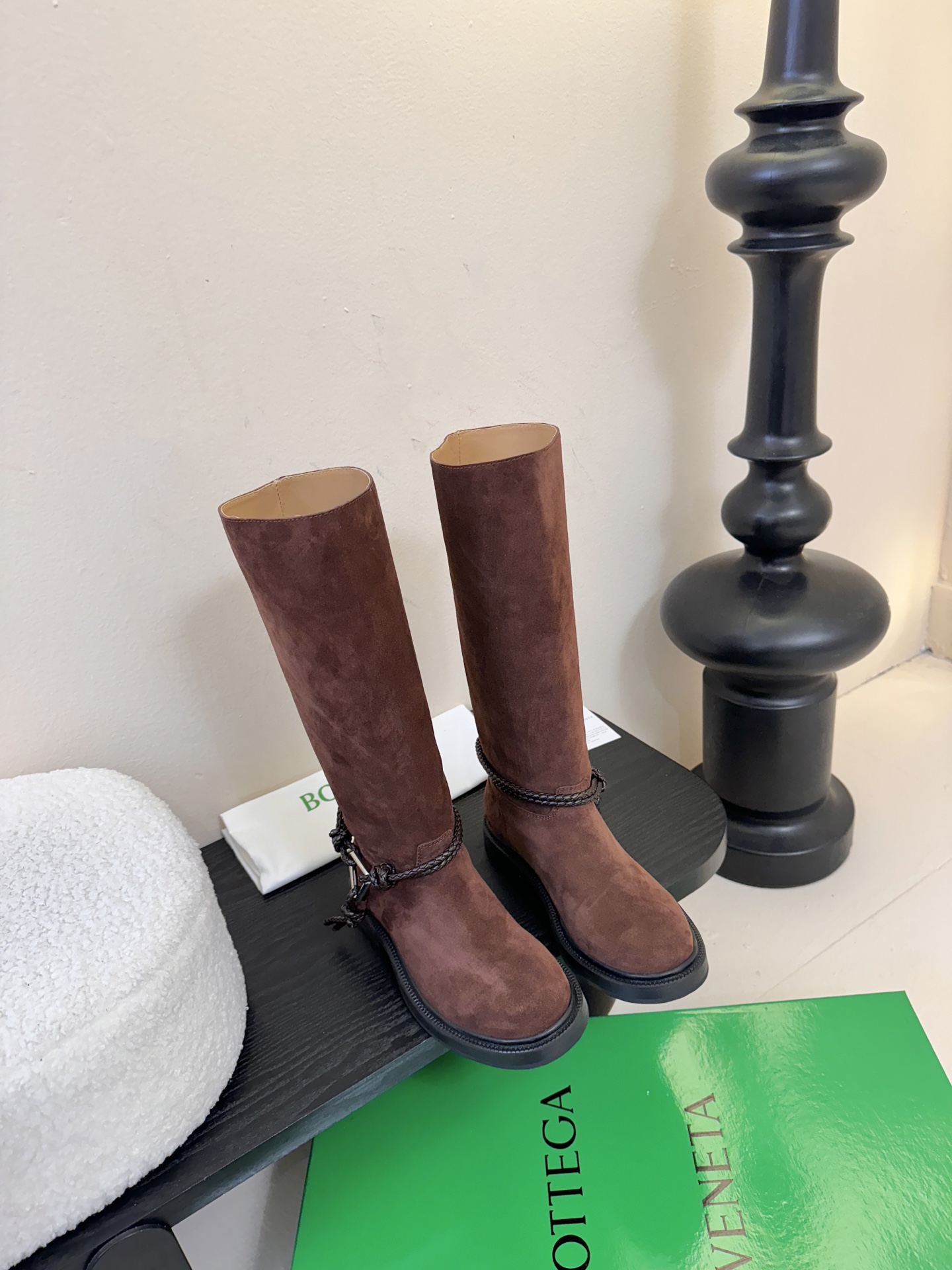 长靴短靴Bottega Veneta BV一脚蹬时尚 短靴 骑士靴太酷了 一眼就爱上，这双绳结靴必须锁死