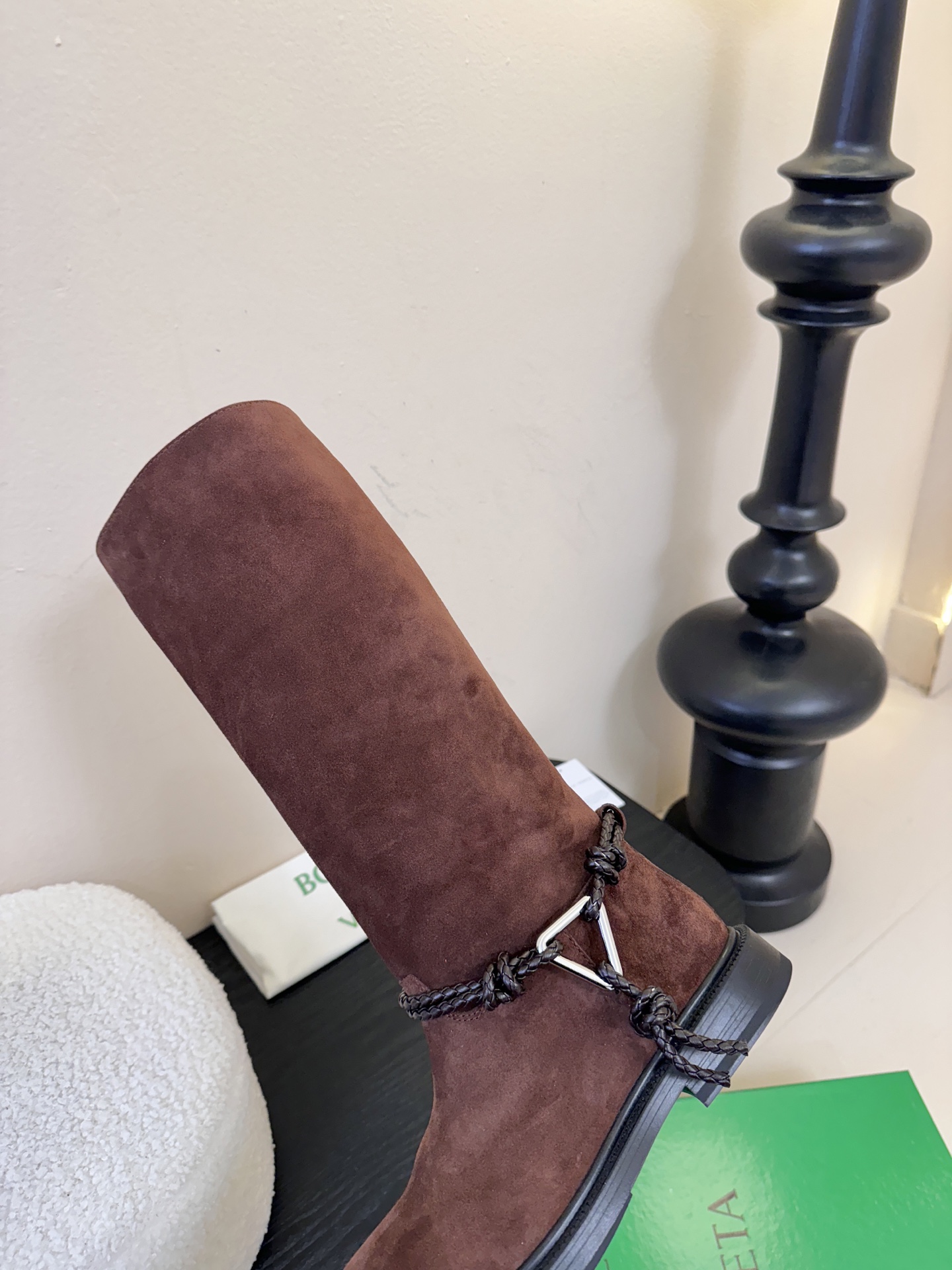 长靴短靴Bottega Veneta BV一脚蹬时尚 短靴 骑士靴太酷了 一眼就爱上，这双绳结靴必须锁死