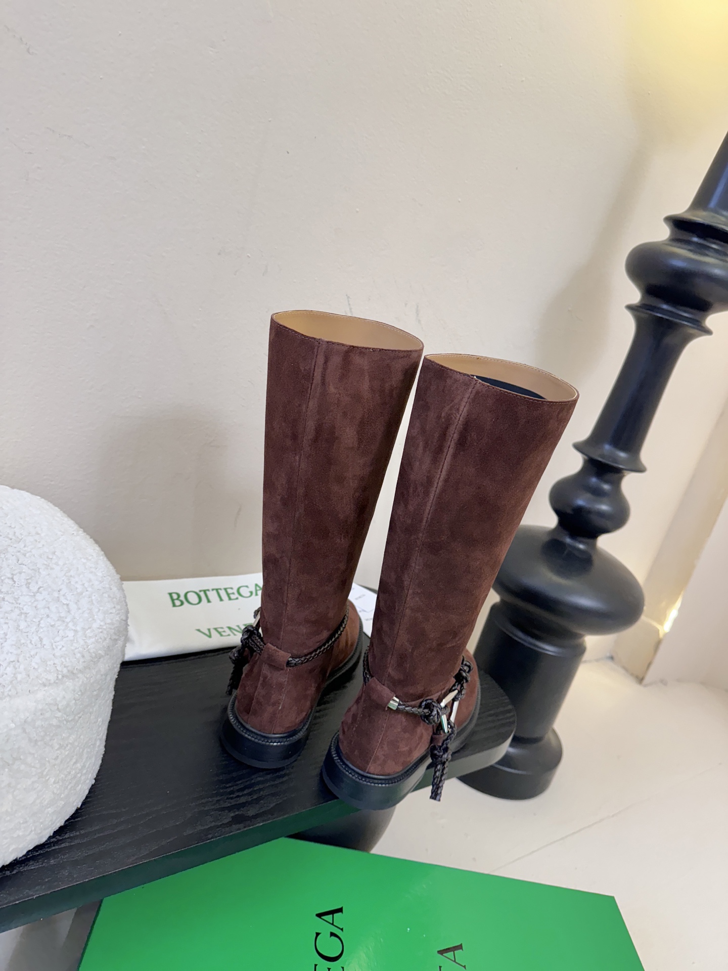 长靴短靴Bottega Veneta BV一脚蹬时尚 短靴 骑士靴太酷了 一眼就爱上，这双绳结靴必须锁死