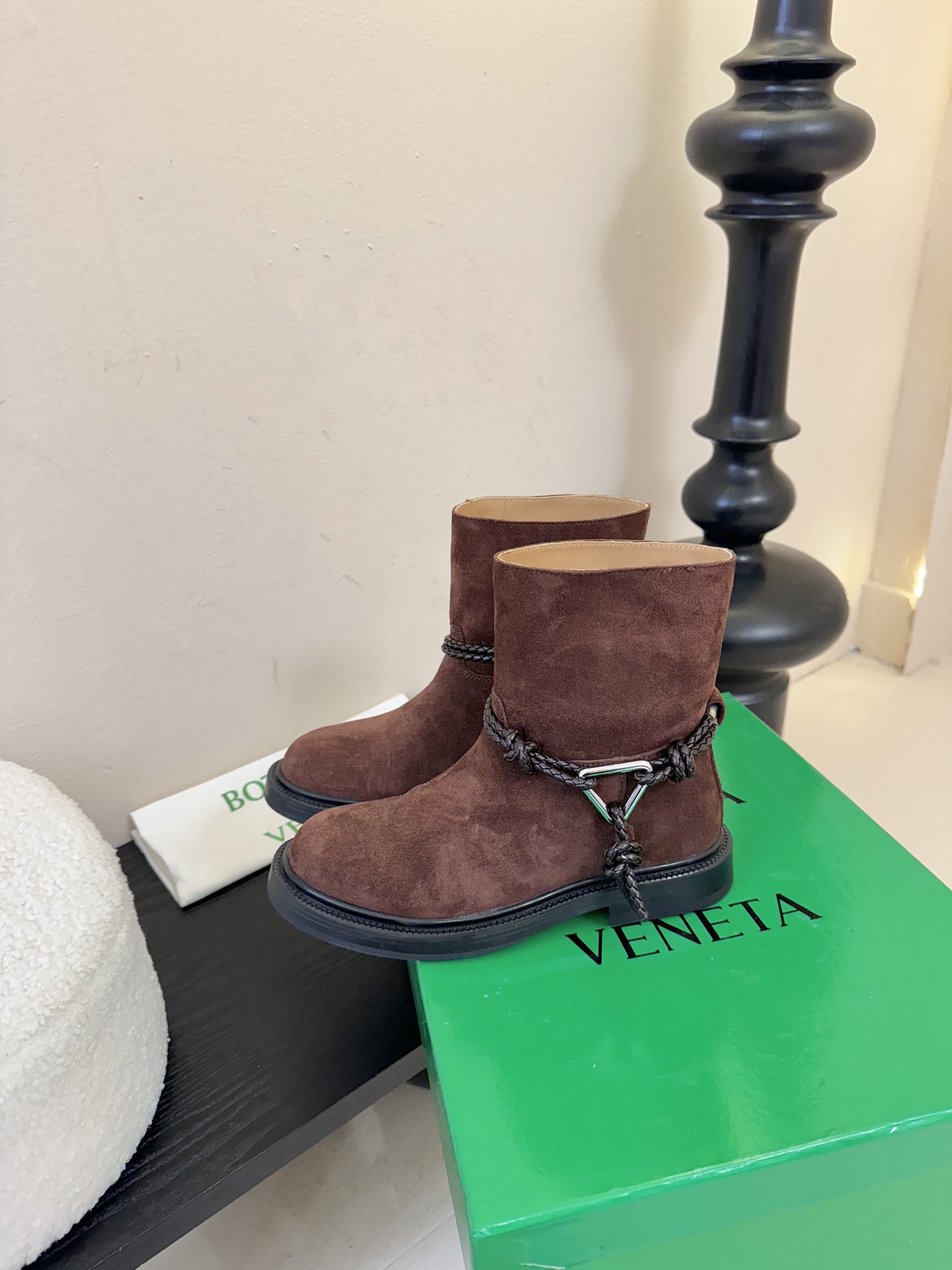长靴短靴Bottega Veneta BV一脚蹬时尚 短靴 骑士靴太酷了 一眼就爱上，这双绳结靴必须锁死