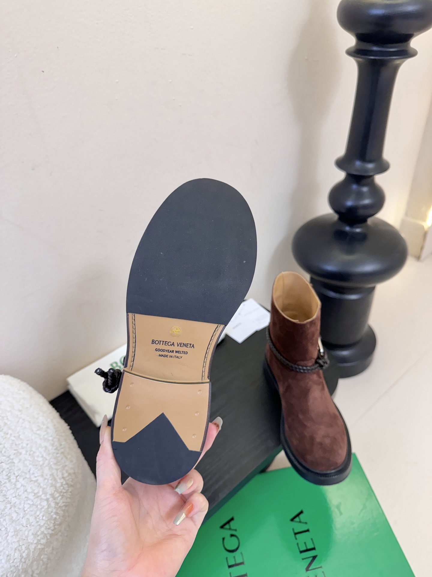 长靴短靴Bottega Veneta BV一脚蹬时尚 短靴 骑士靴太酷了 一眼就爱上，这双绳结靴必须锁死