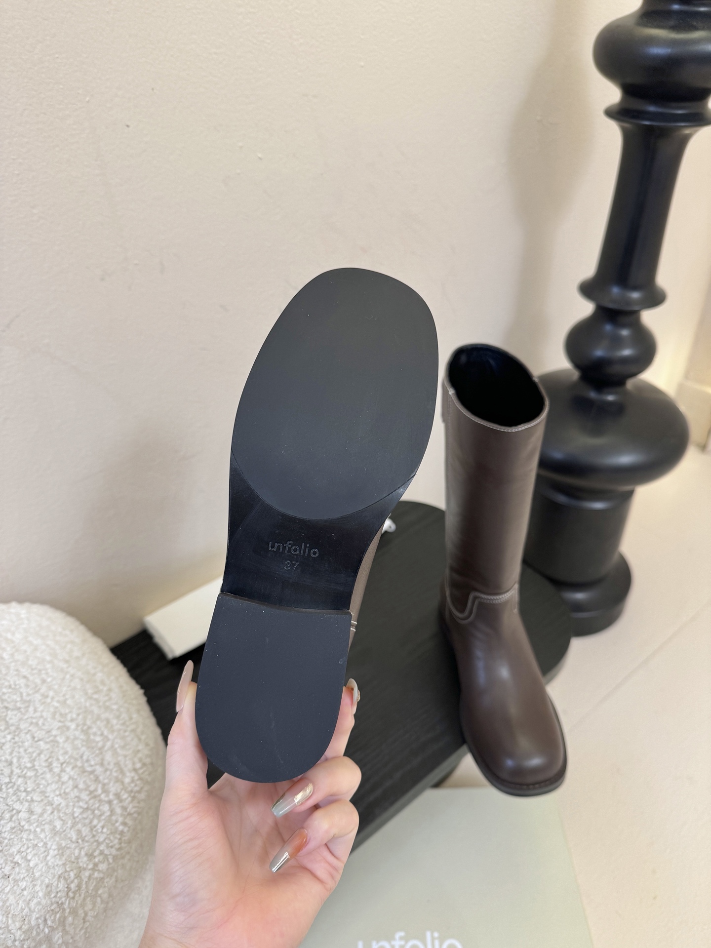 UNFOLIO 𝟐𝟓𝐀𝐖秋冬新品unfolio骑士靴｜把“复古酷感”穿成秋冬标配油蜡皮质感自带复古滤镜 