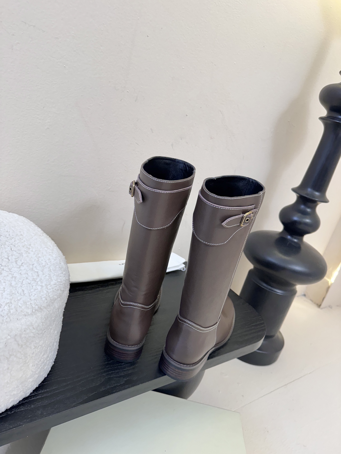 UNFOLIO 𝟐𝟓𝐀𝐖秋冬新品unfolio骑士靴｜把“复古酷感”穿成秋冬标配油蜡皮质感自带复古滤镜 