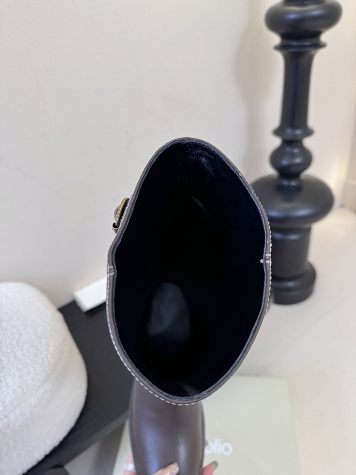 UNFOLIO 𝟐𝟓𝐀𝐖秋冬新品unfolio骑士靴｜把“复古酷感”穿成秋冬标配油蜡皮质感自带复古滤镜 