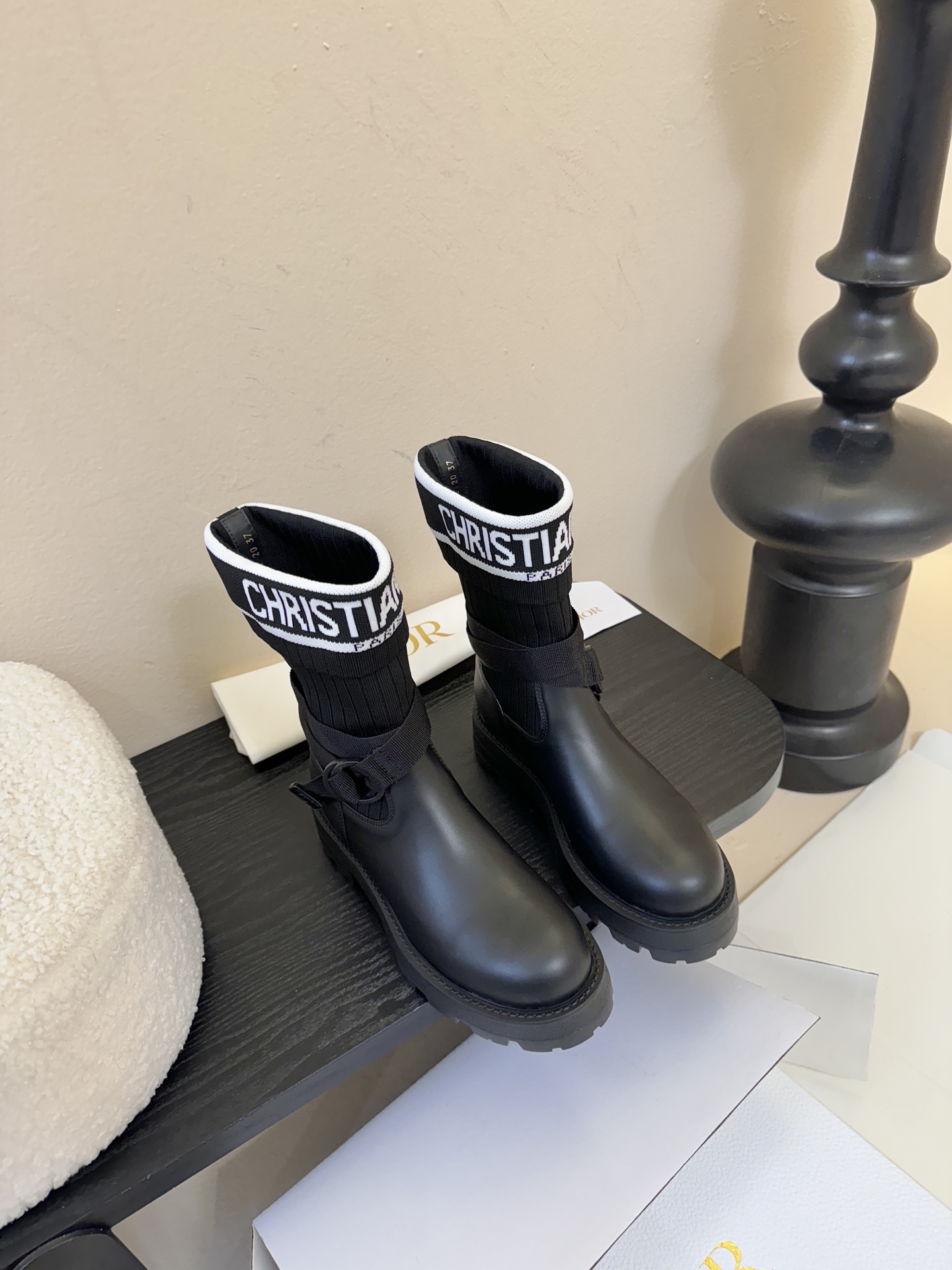 -顶级品质（配高档飞机盒✈️）2025秋冬新款Dior迪奥D-Major 中筒靴 爆火🔥CD字母电绣针织