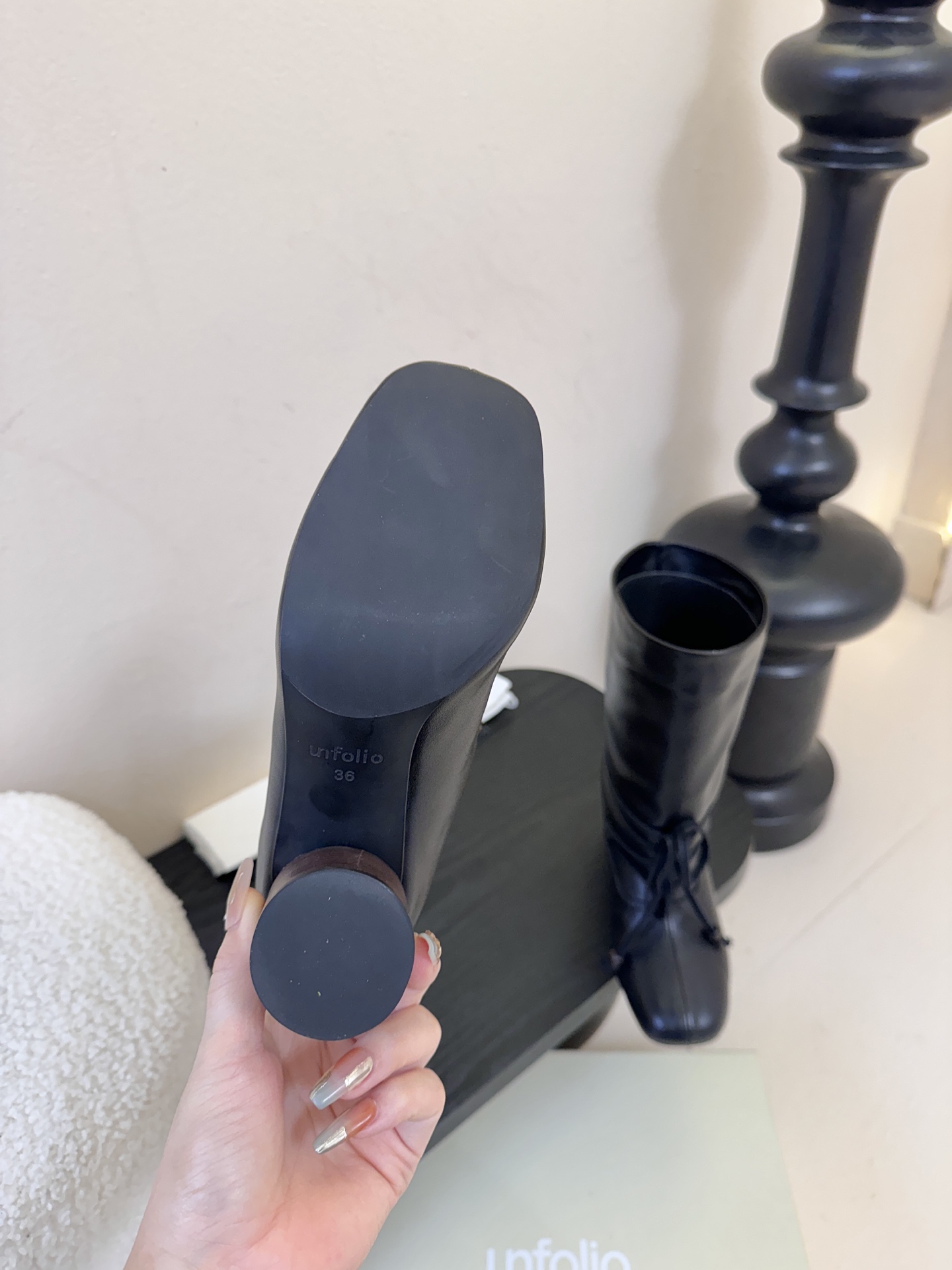 UNFOLIO 𝟐𝟓𝐀𝐖秋冬新品unfolio褶皱绑带靴｜把“暗黑高级感”焊在秋冬穿搭里柔滑皮革揉出随性