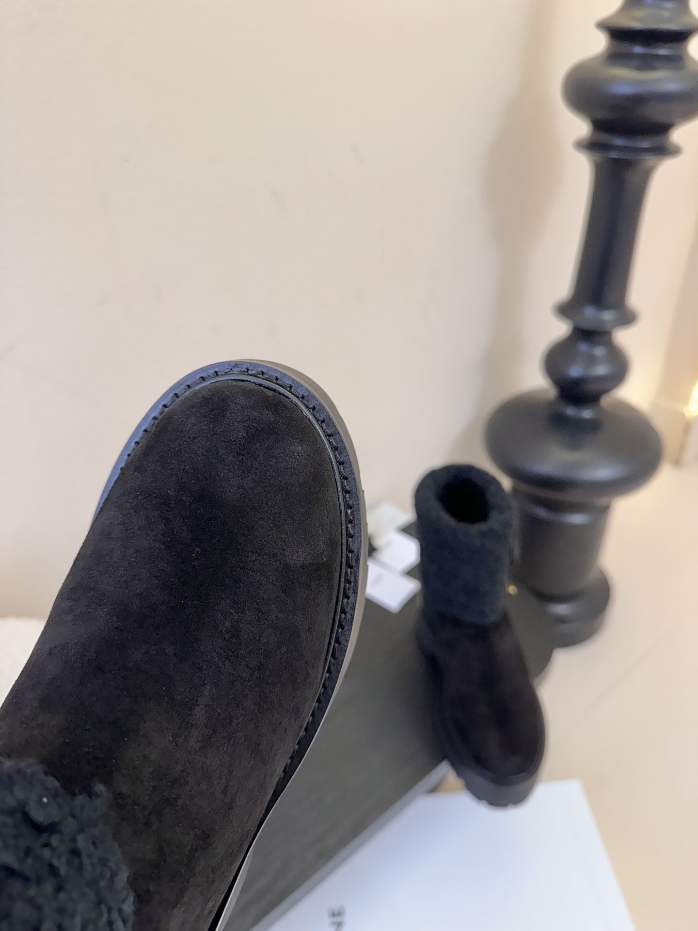 CELINE·思琳最新呈现马丁靴棉靴雪地靴系列。顶级版本后跟原版皮毛一体磨砂皮羊京3D立体logo-2，