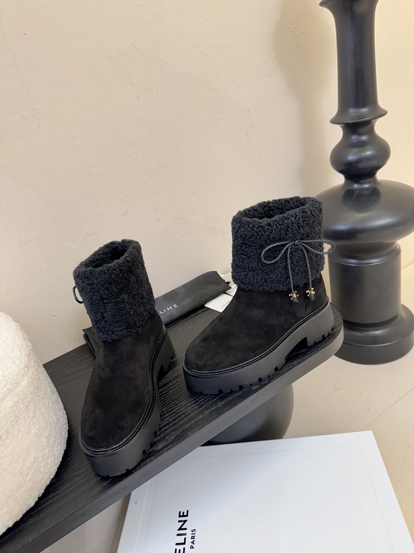 CELINE·思琳最新呈现马丁靴棉靴雪地靴系列。顶级版本后跟原版皮毛一体磨砂皮羊京3D立体logo-2，