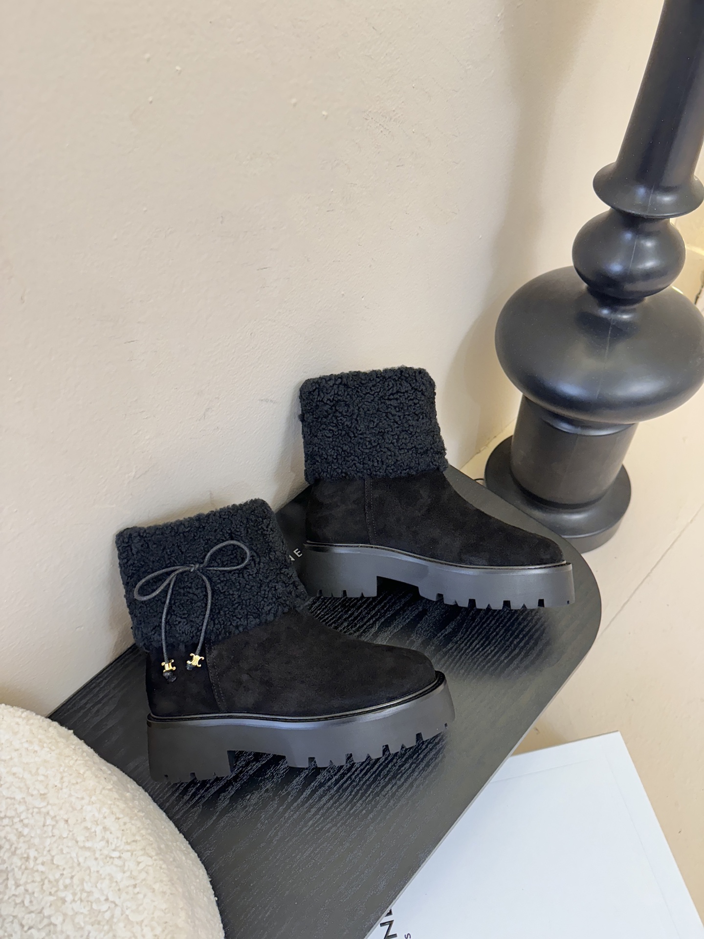 CELINE·思琳最新呈现马丁靴棉靴雪地靴系列。顶级版本后跟原版皮毛一体磨砂皮羊京3D立体logo-2，