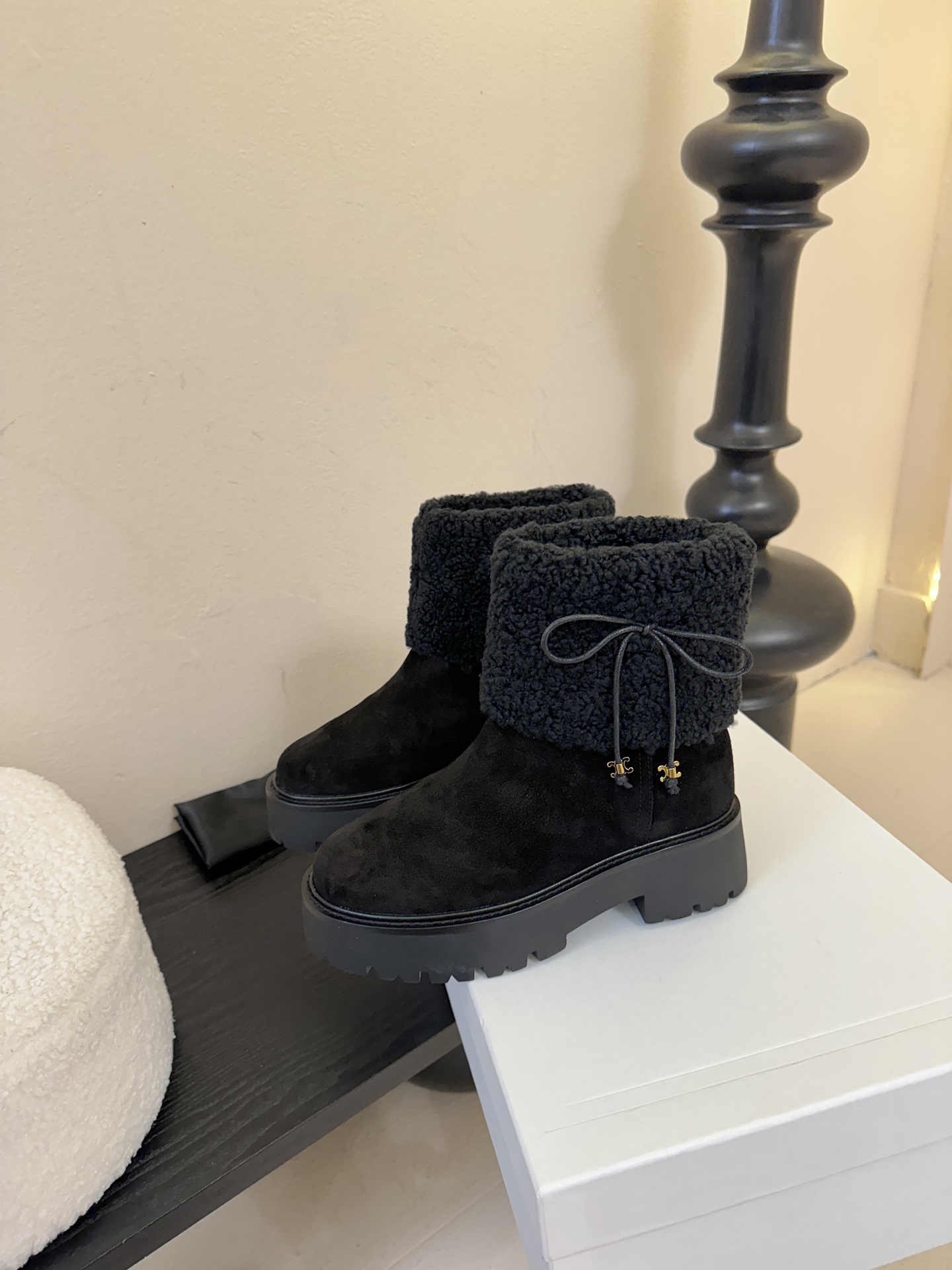 CELINE·思琳最新呈现马丁靴棉靴雪地靴系列。顶级版本后跟原版皮毛一体磨砂皮羊京3D立体logo-2，