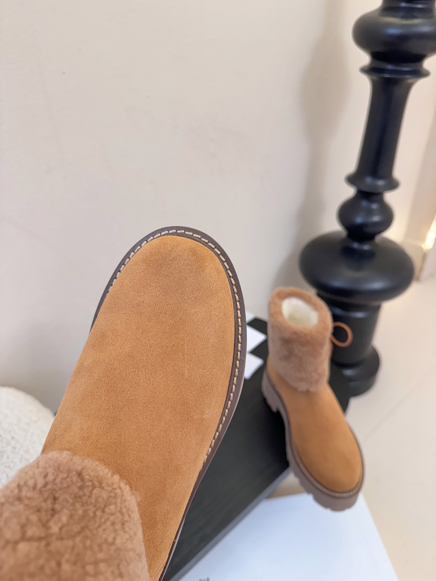 CELINE·思琳最新呈现马丁靴棉靴雪地靴系列。顶级版本后跟原版皮毛一体磨砂皮羊京3D立体logo-2，