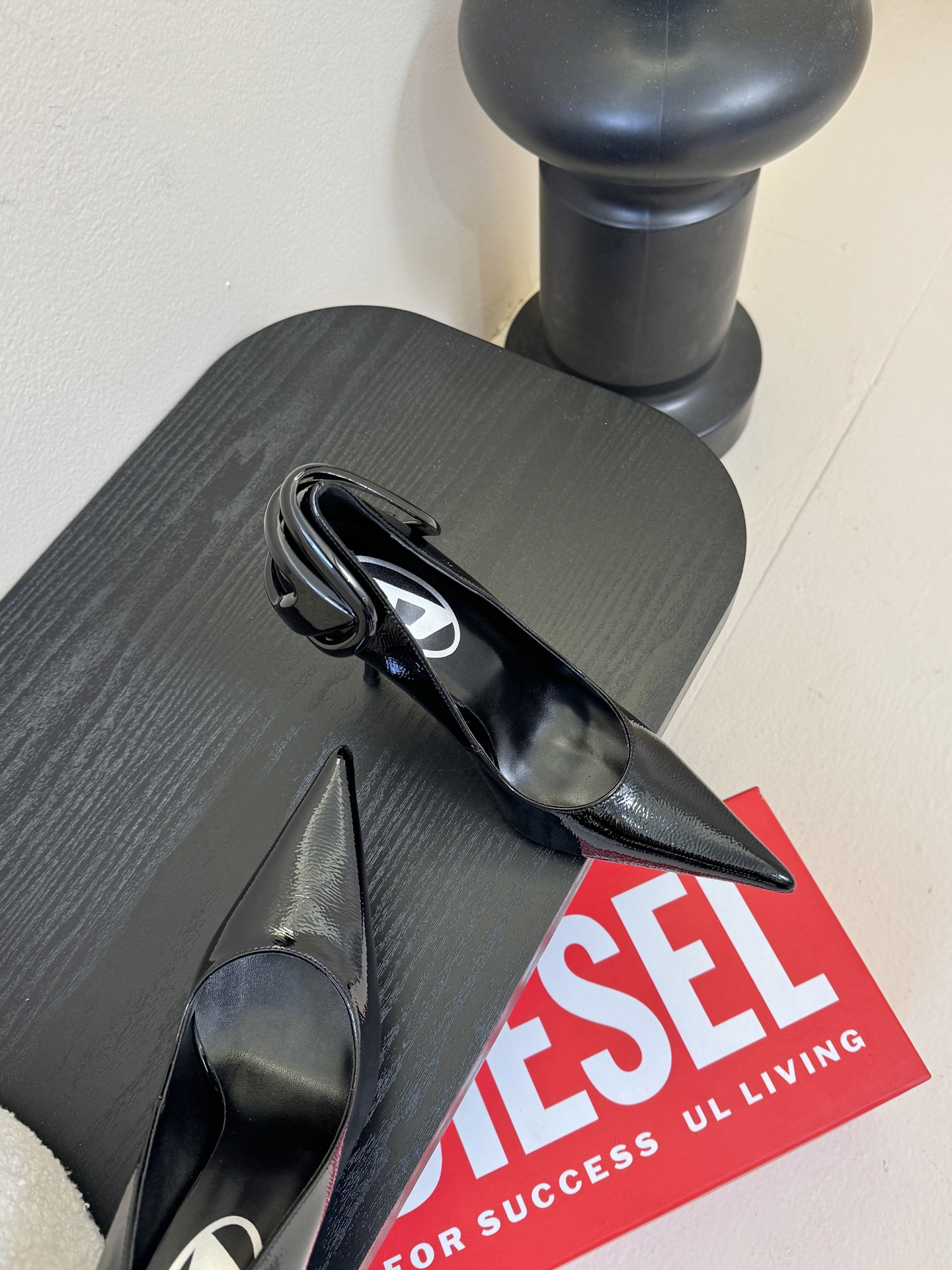 DIESEL很难不爱，好看到让我移不开眼睛时尚雷达疯狂预警❗DIESEL这波高跟鞋直接把“高级性感”焊在