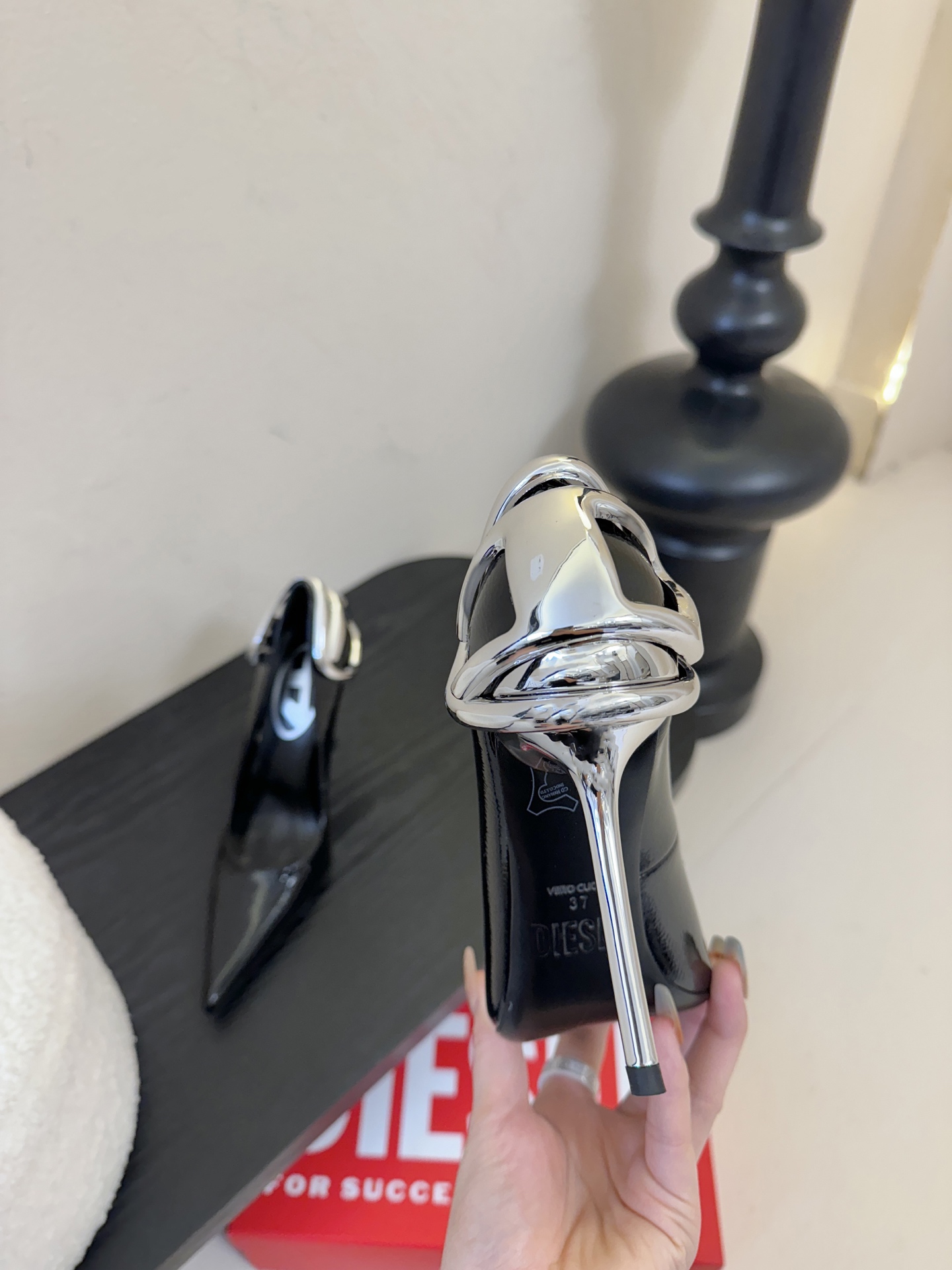 DIESEL很难不爱，好看到让我移不开眼睛时尚雷达疯狂预警❗DIESEL这波高跟鞋直接把“高级性感”焊在