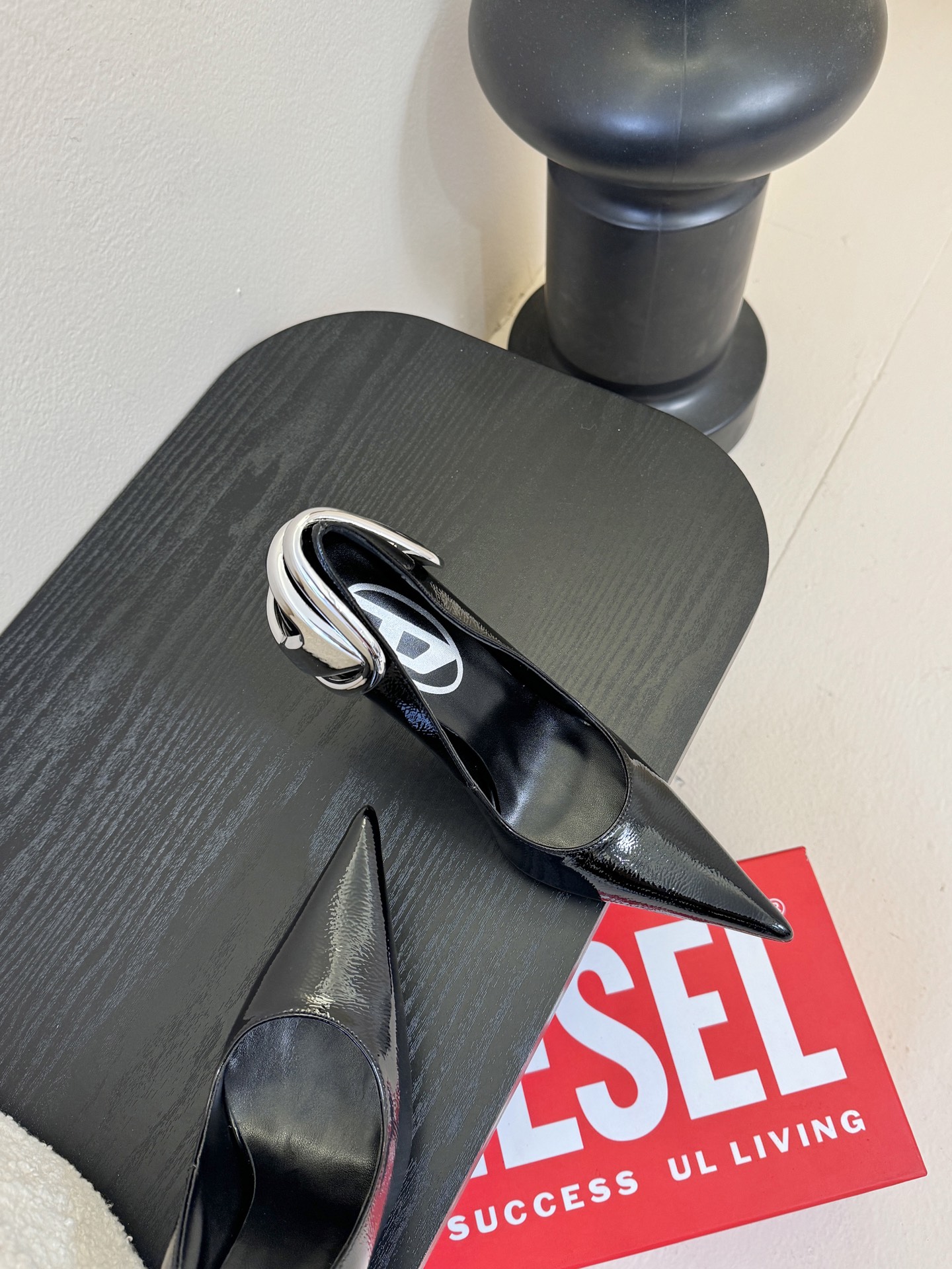 DIESEL很难不爱，好看到让我移不开眼睛时尚雷达疯狂预警❗DIESEL这波高跟鞋直接把“高级性感”焊在