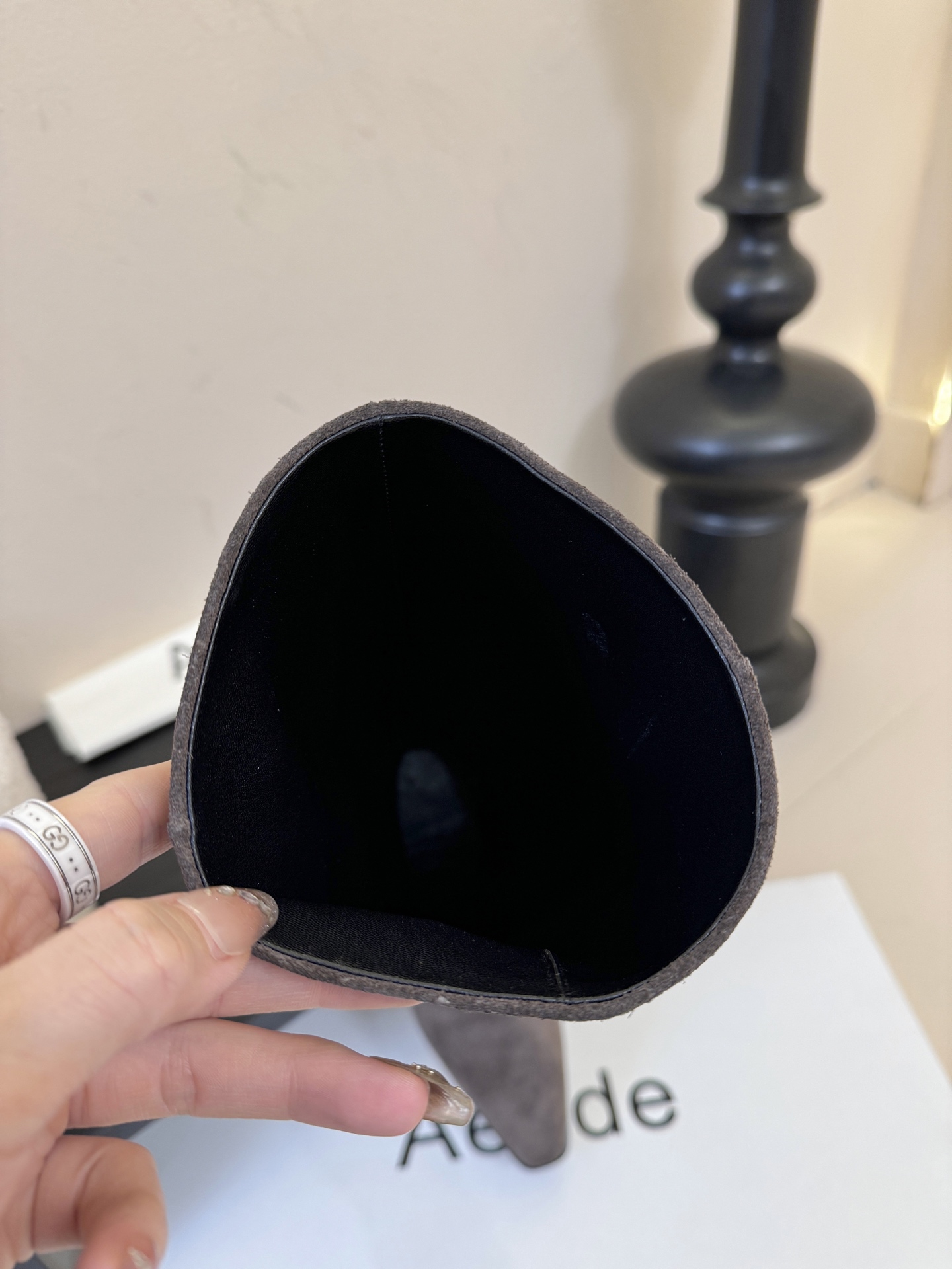 Aeyde 新款骑士长靴 超好穿的版型 非常修饰腿型 上脚实在泰酷辣 冬天搭配大衣气场十足 靴筒柔软穿着