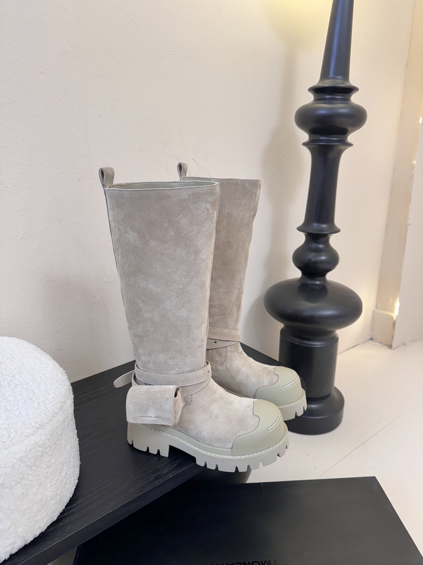 DYMONLATRY 𝟐𝟓𝐀𝐖新品这双工装靴 潮到犯规 大厚底自带拉高buff 绑带+小口袋设计超有个性