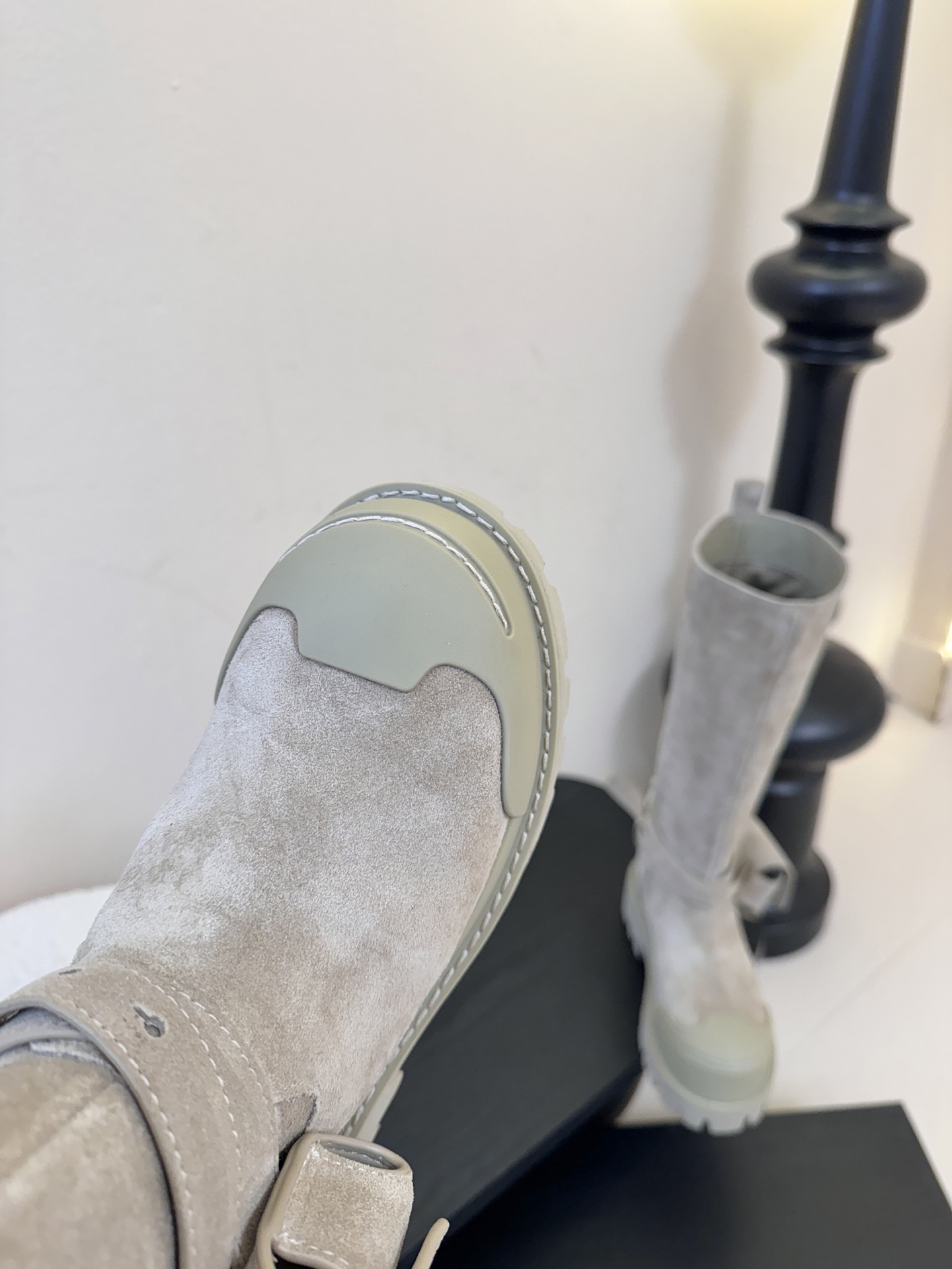 DYMONLATRY 𝟐𝟓𝐀𝐖新品这双工装靴 潮到犯规 大厚底自带拉高buff 绑带+小口袋设计超有个性