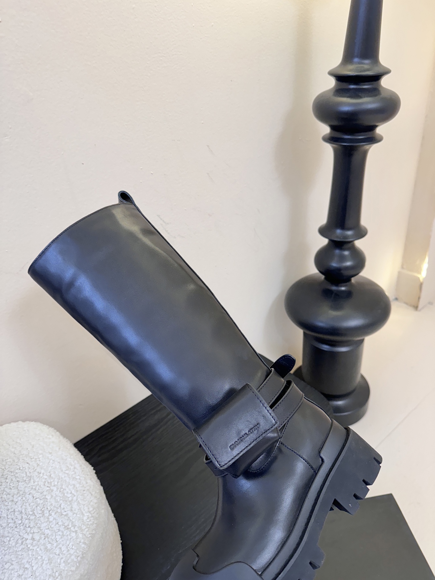 DYMONLATRY 𝟐𝟓𝐀𝐖新品这双工装靴 潮到犯规 大厚底自带拉高buff 绑带+小口袋设计超有个性