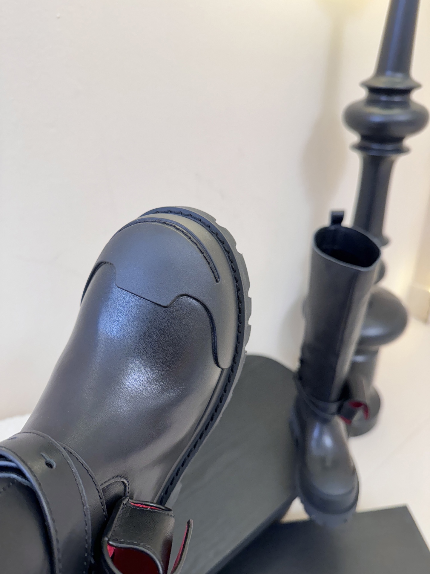 DYMONLATRY 𝟐𝟓𝐀𝐖新品这双工装靴 潮到犯规 大厚底自带拉高buff 绑带+小口袋设计超有个性