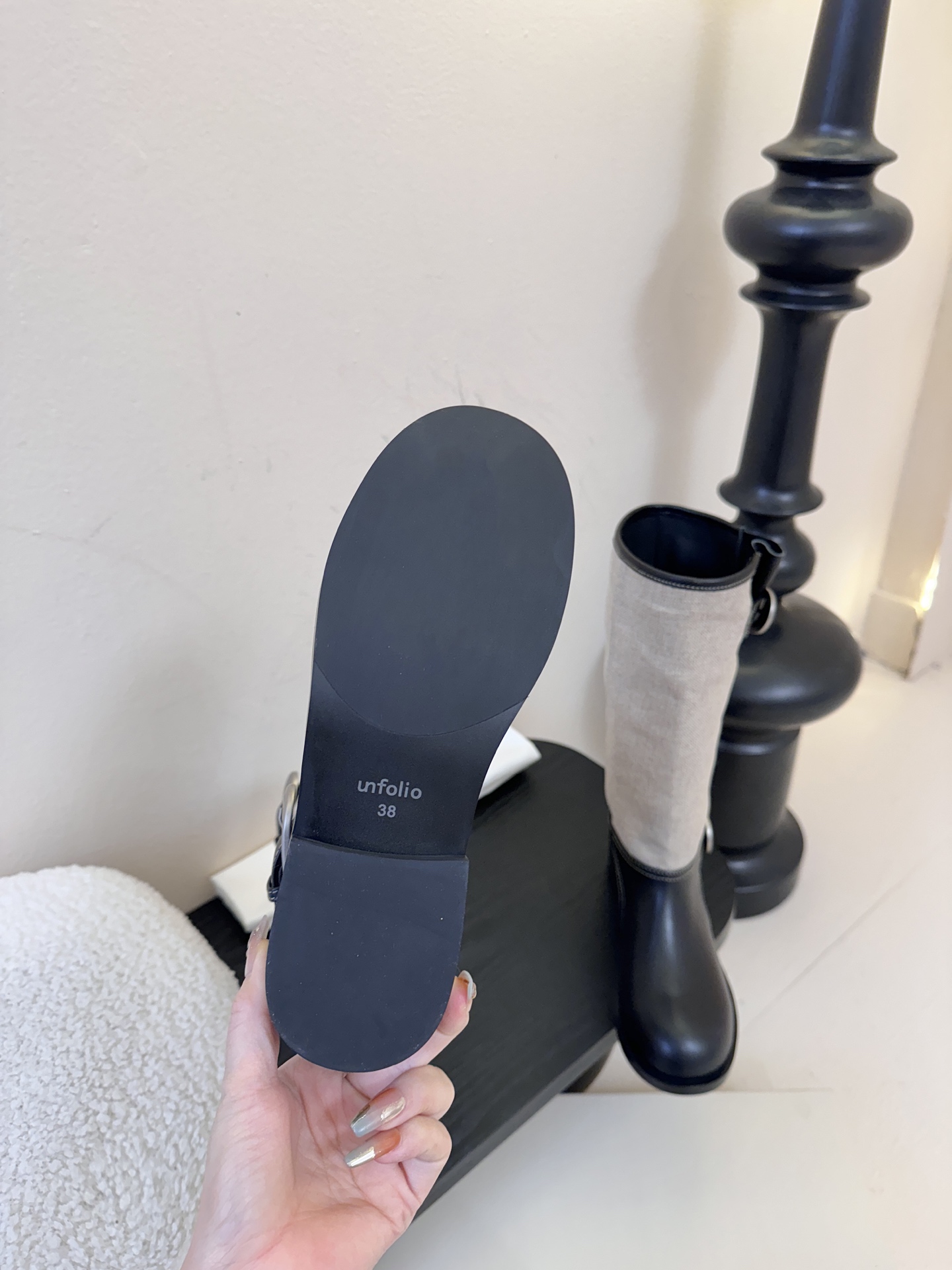 UNFOLIO 秋冬新品unfolio这双长靴太会了 深浅棕拼接 复古又有层次 金属扣一搭 酷飒感直接拉