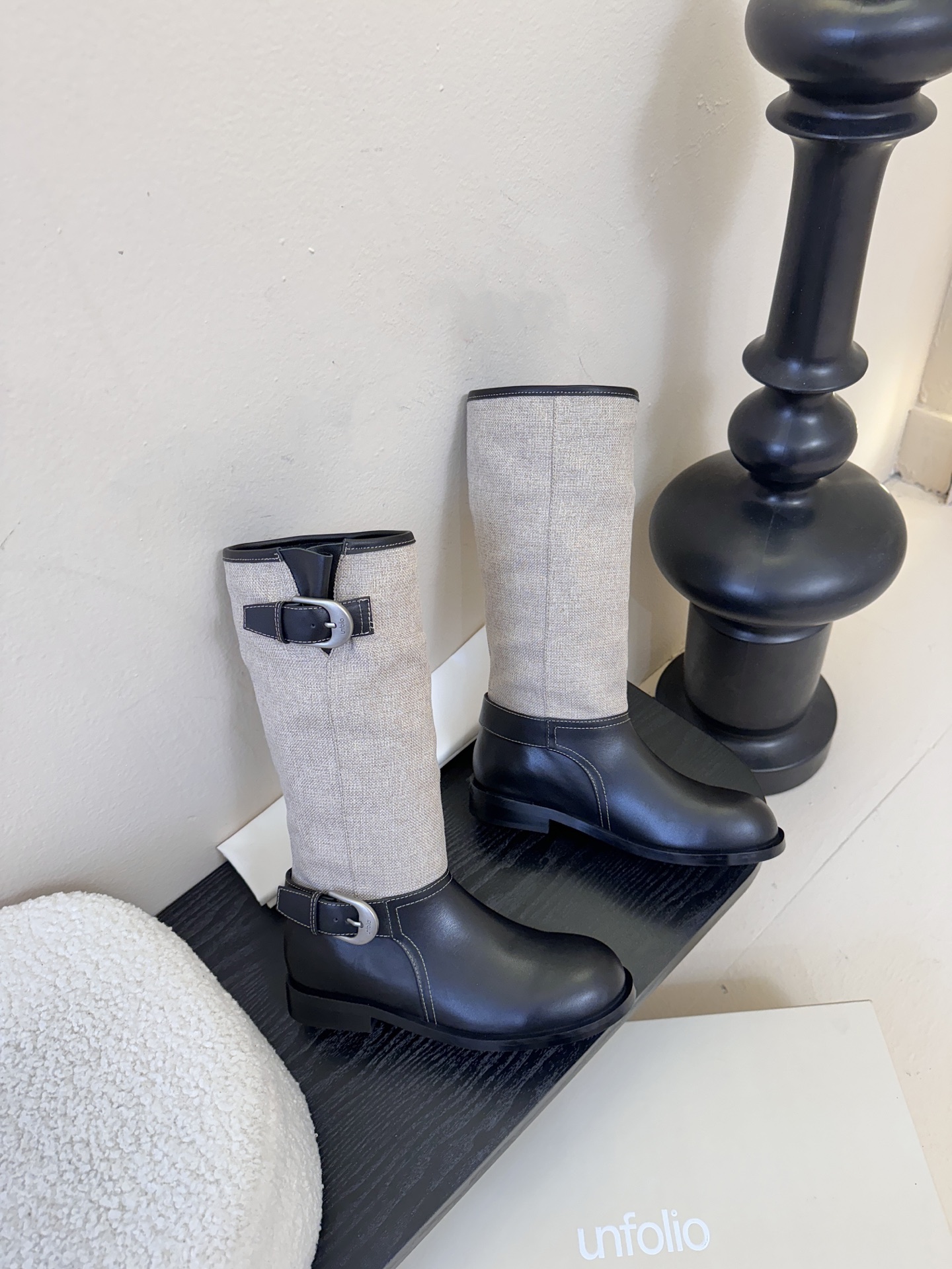 UNFOLIO 秋冬新品unfolio这双长靴太会了 深浅棕拼接 复古又有层次 金属扣一搭 酷飒感直接拉