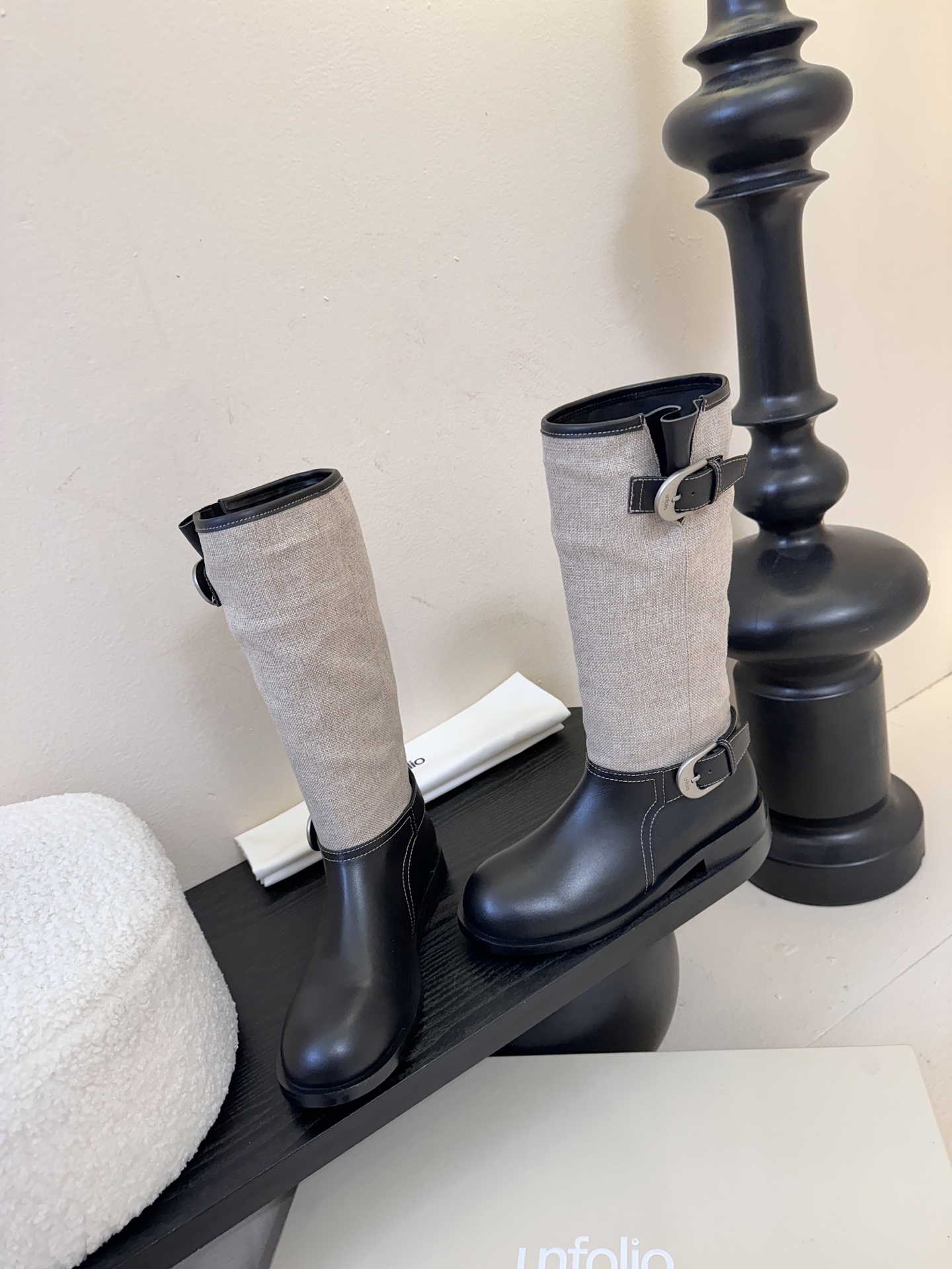 UNFOLIO 秋冬新品unfolio这双长靴太会了 深浅棕拼接 复古又有层次 金属扣一搭 酷飒感直接拉