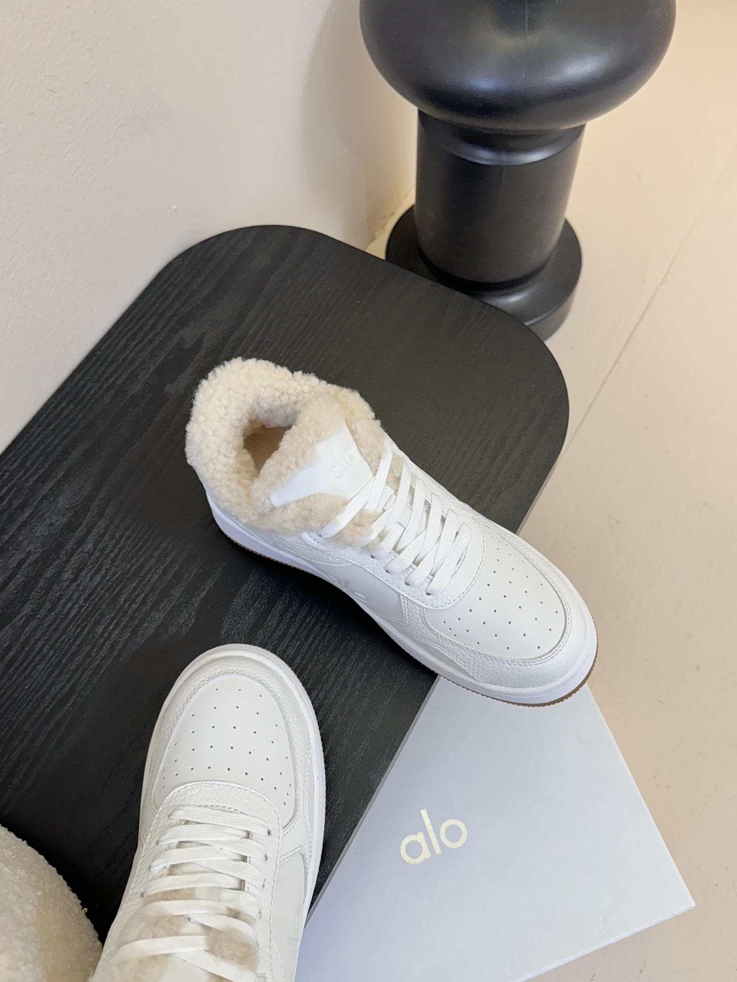 alo25s 秋冬新款 拼色小白鞋厚底 羊毛 舒适休闲款alo比耐克更懂女生！上脚超级百搭！而且超级舒适