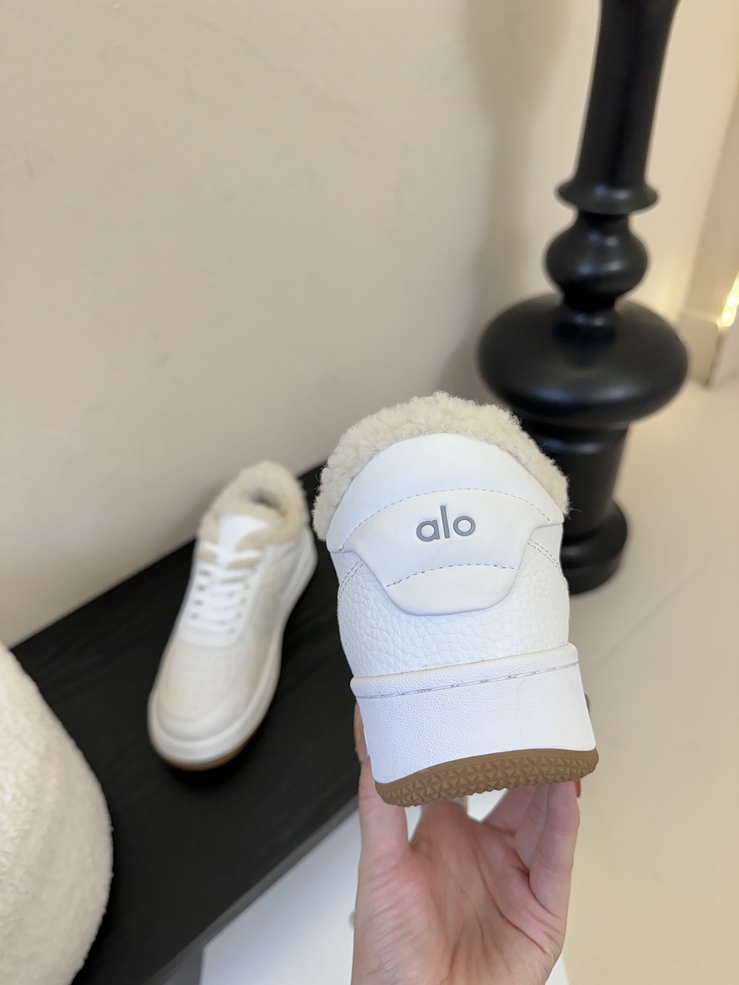 alo25s 秋冬新款 拼色小白鞋厚底 羊毛 舒适休闲款alo比耐克更懂女生！上脚超级百搭！而且超级舒适