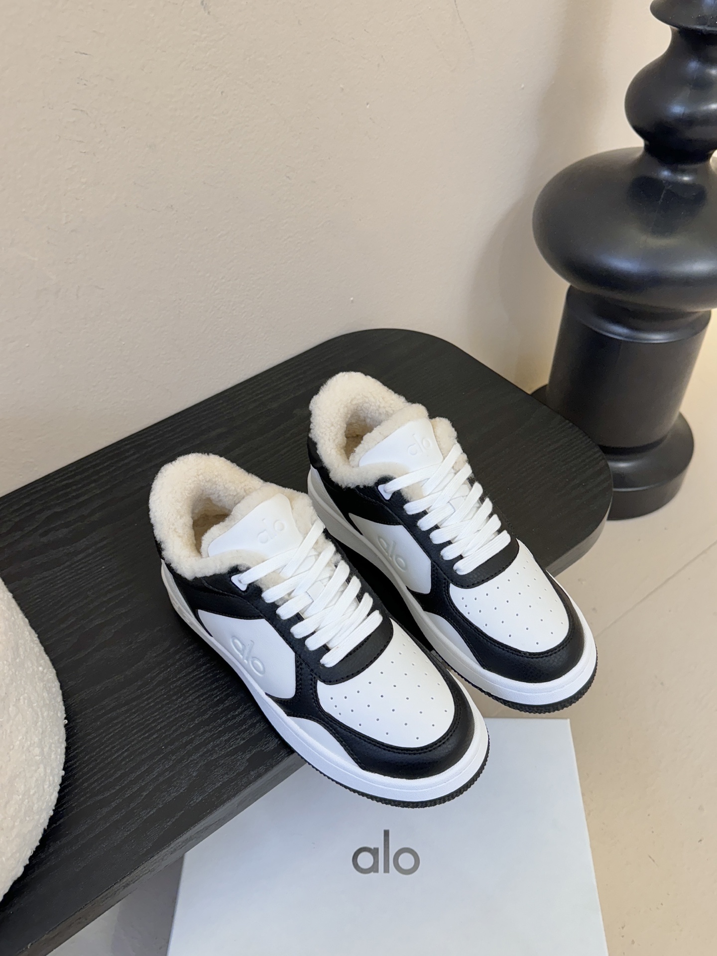 alo25s 秋冬新款 拼色小白鞋厚底 羊毛 舒适休闲款alo比耐克更懂女生！上脚超级百搭！而且超级舒适