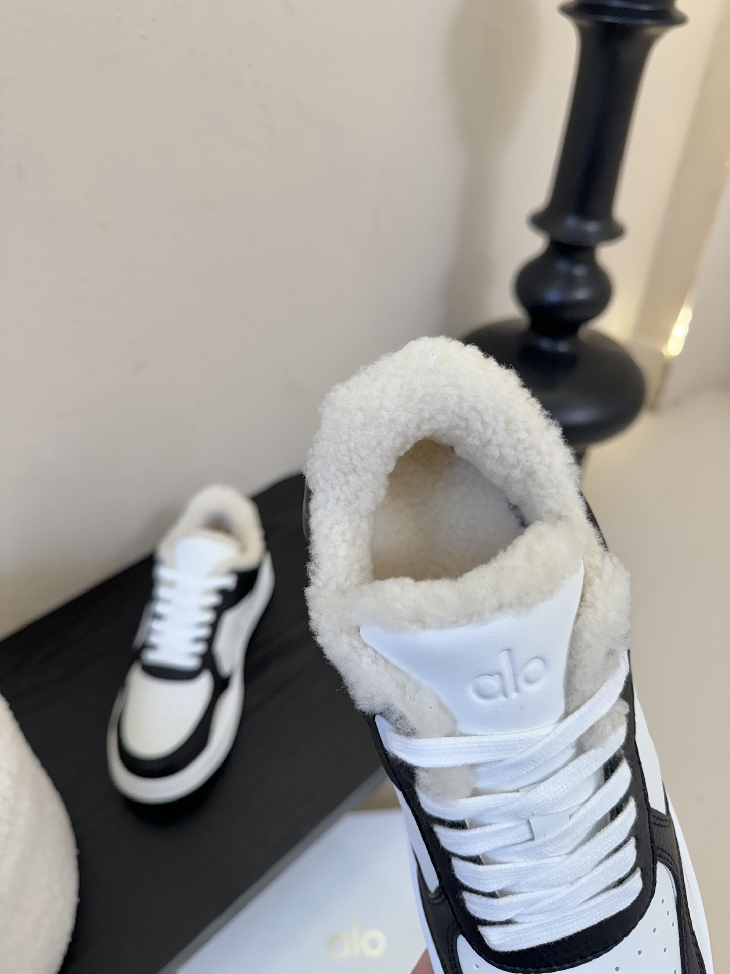 alo25s 秋冬新款 拼色小白鞋厚底 羊毛 舒适休闲款alo比耐克更懂女生！上脚超级百搭！而且超级舒适