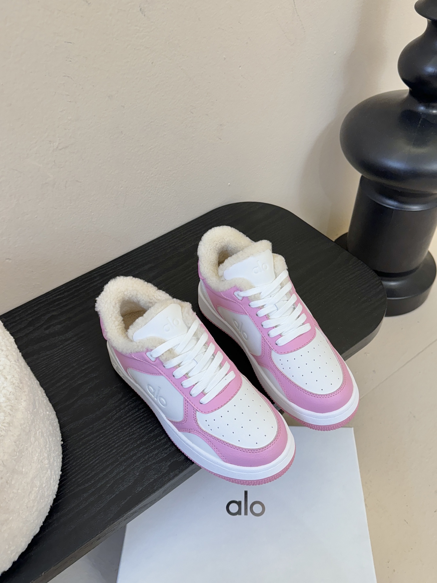 alo25s 秋冬新款 拼色小白鞋厚底 羊毛 舒适休闲款alo比耐克更懂女生！上脚超级百搭！而且超级舒适