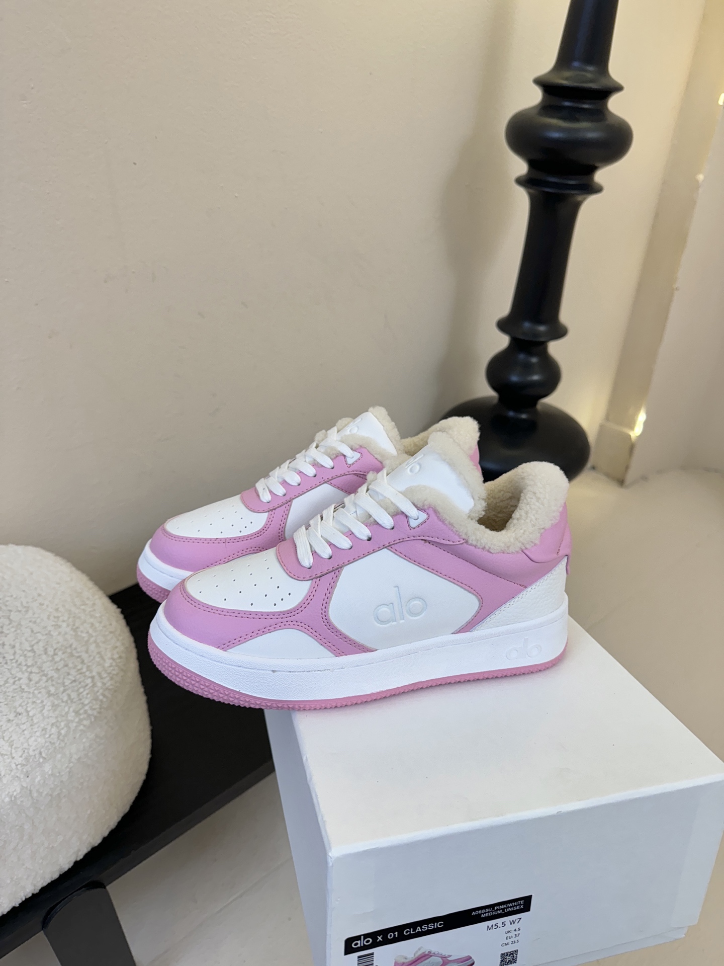 alo25s 秋冬新款 拼色小白鞋厚底 羊毛 舒适休闲款alo比耐克更懂女生！上脚超级百搭！而且超级舒适