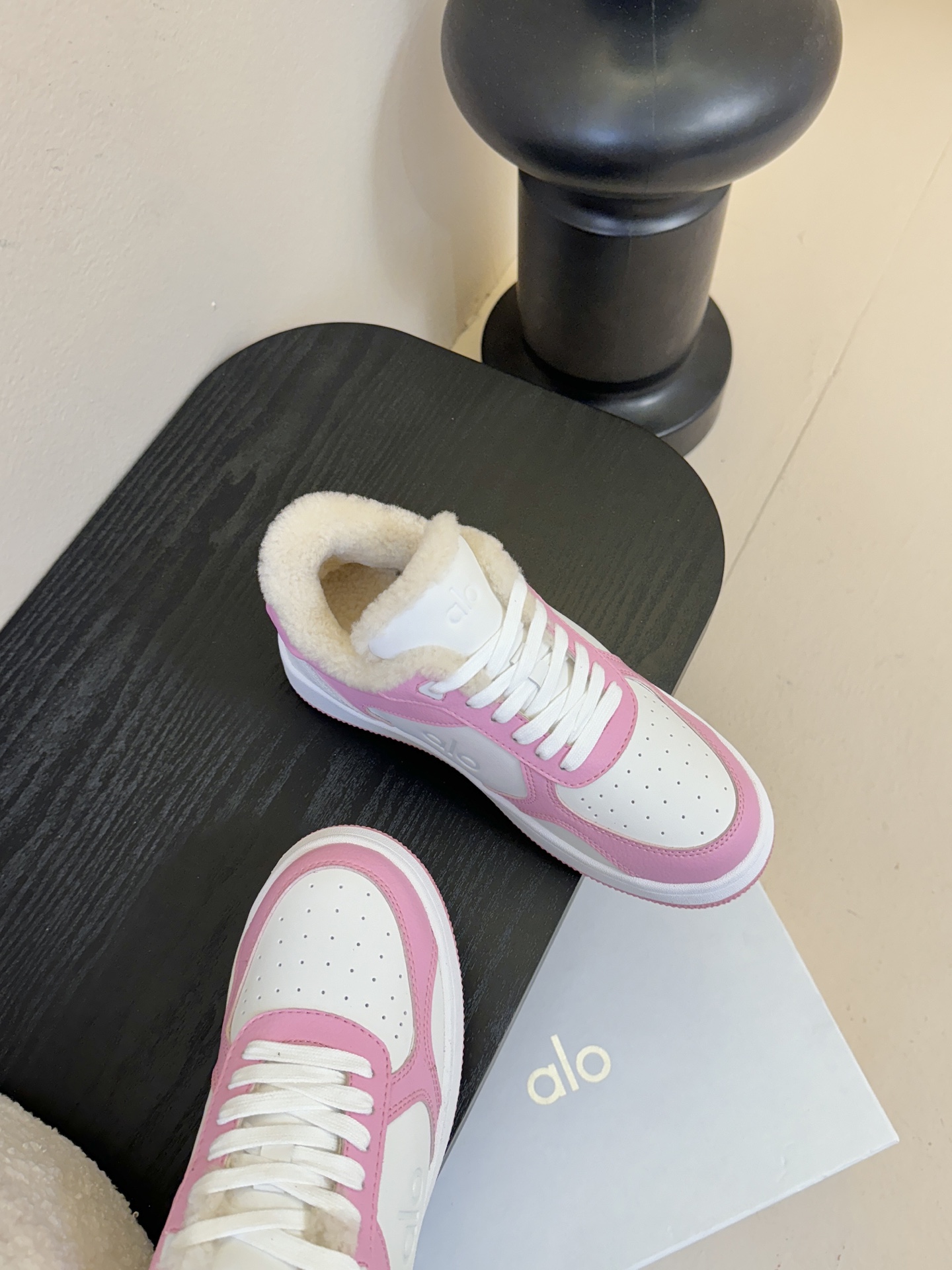 alo25s 秋冬新款 拼色小白鞋厚底 羊毛 舒适休闲款alo比耐克更懂女生！上脚超级百搭！而且超级舒适