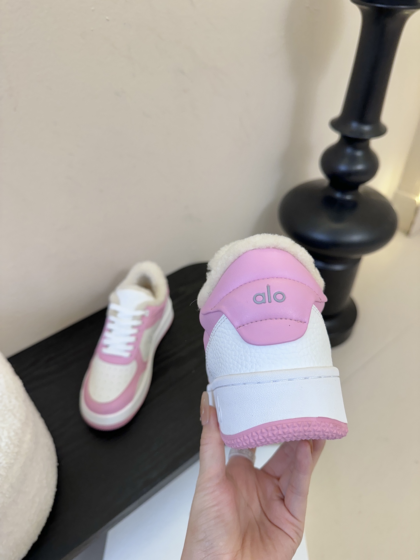alo25s 秋冬新款 拼色小白鞋厚底 羊毛 舒适休闲款alo比耐克更懂女生！上脚超级百搭！而且超级舒适