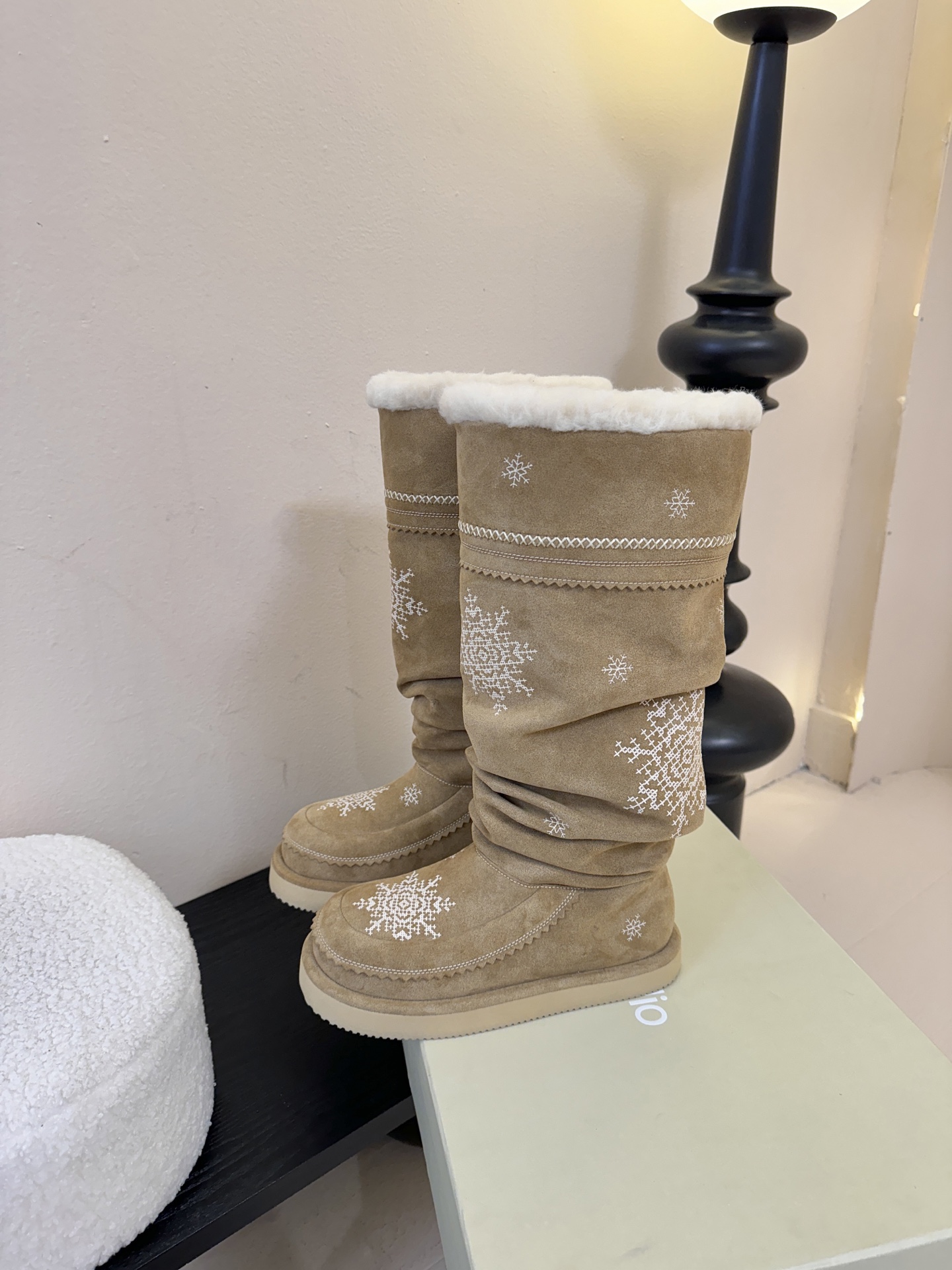 代购品质 咖色陆续更新一比一复刻，细节零差距unfolio超可爱LUMI雪地靴，打造精巧松弛，恰到好处的