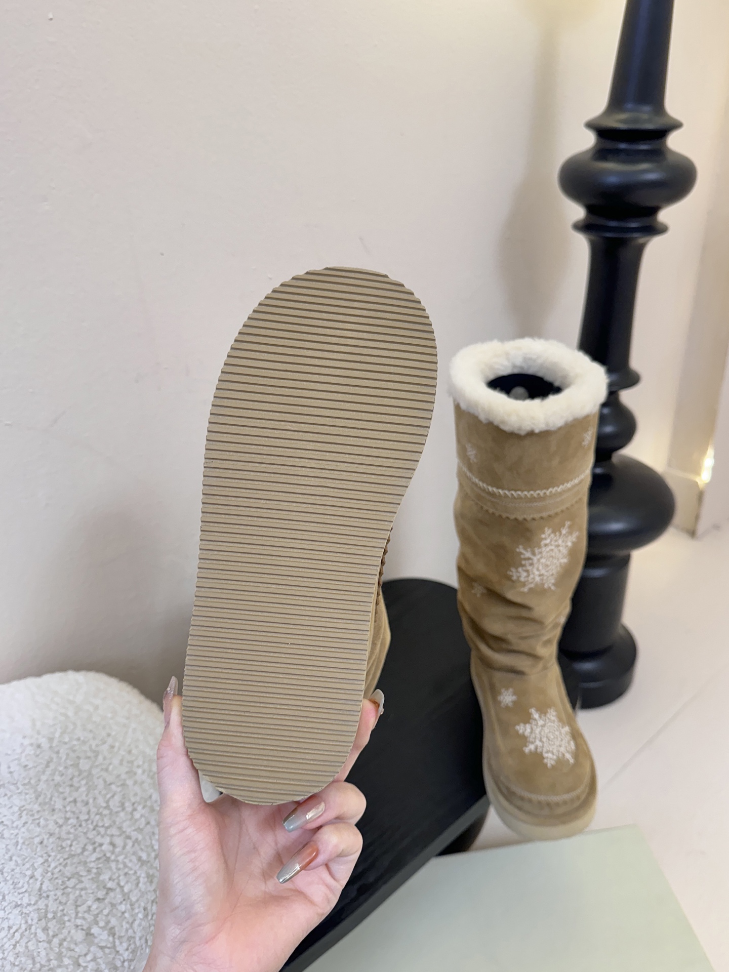 代购品质 咖色陆续更新一比一复刻，细节零差距unfolio超可爱LUMI雪地靴，打造精巧松弛，恰到好处的