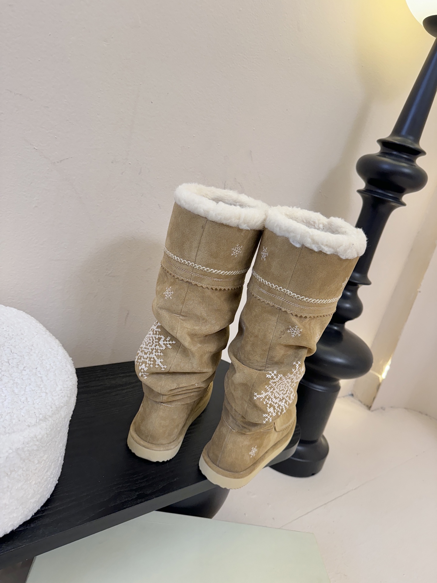 代购品质 咖色陆续更新一比一复刻，细节零差距unfolio超可爱LUMI雪地靴，打造精巧松弛，恰到好处的