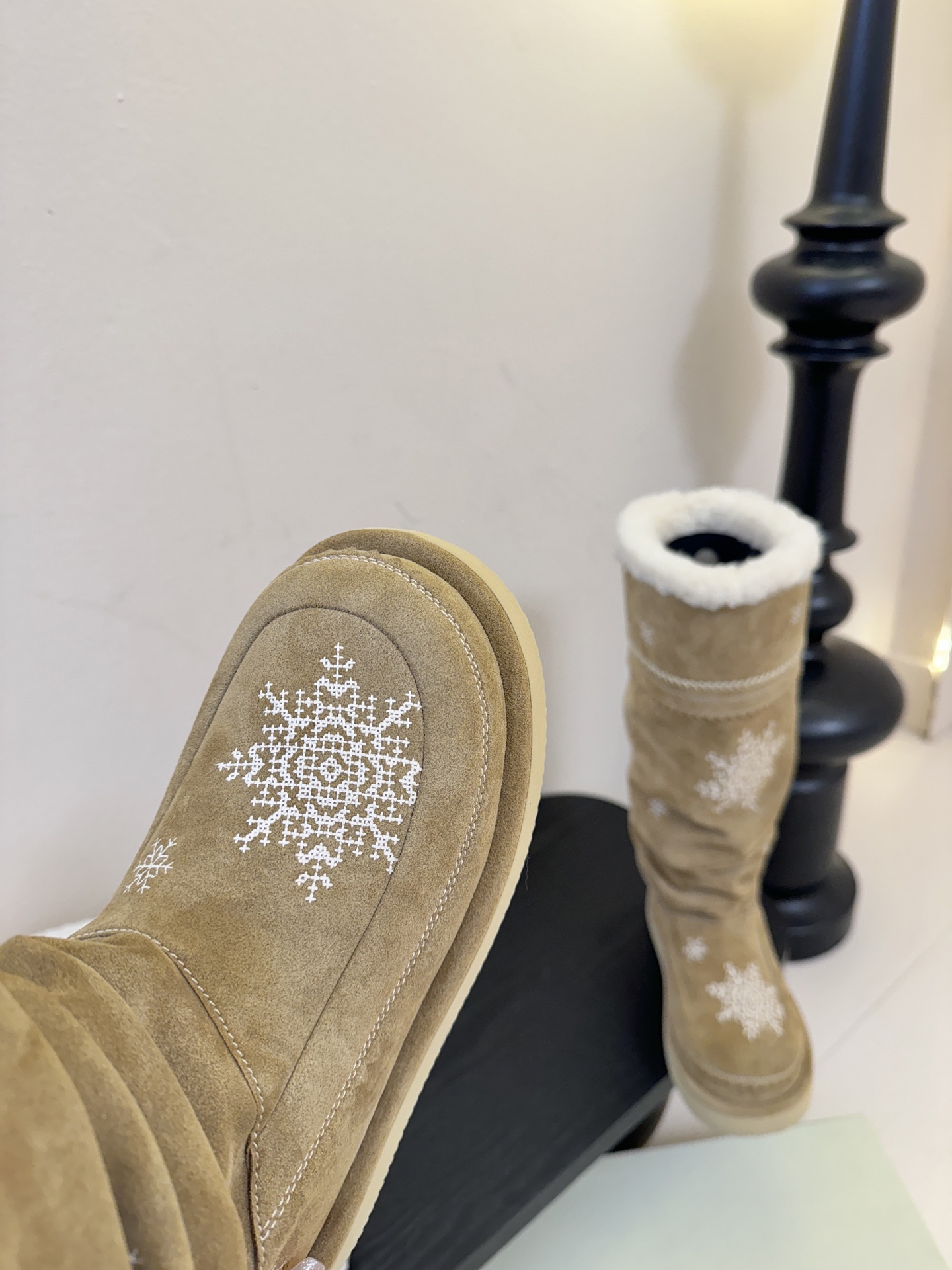 代购品质 咖色陆续更新一比一复刻，细节零差距unfolio超可爱LUMI雪地靴，打造精巧松弛，恰到好处的